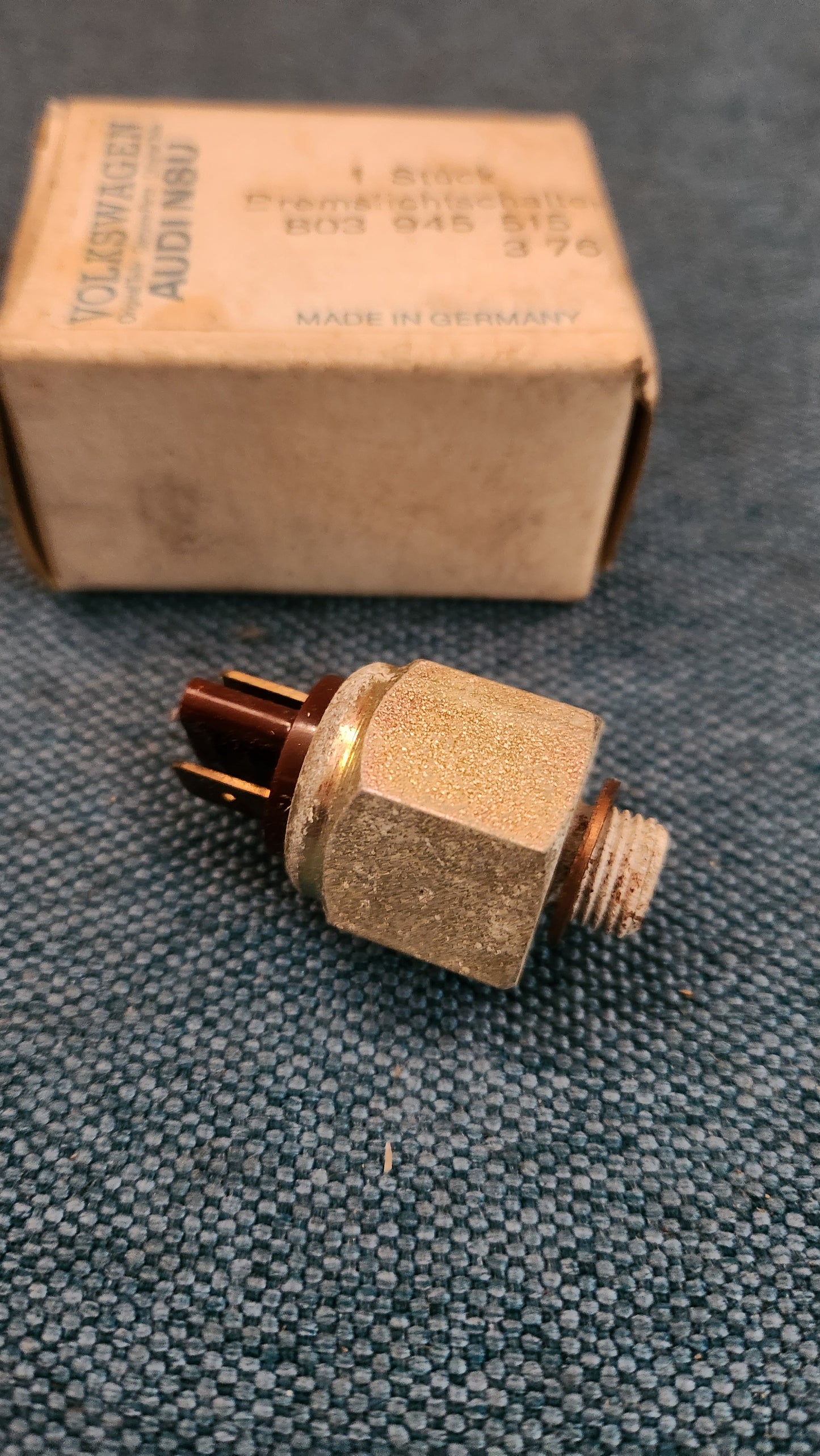 Audi 80 B1 Passat B1 Audi 100 C1  Bremslichtschalter 803945515 Nos E4