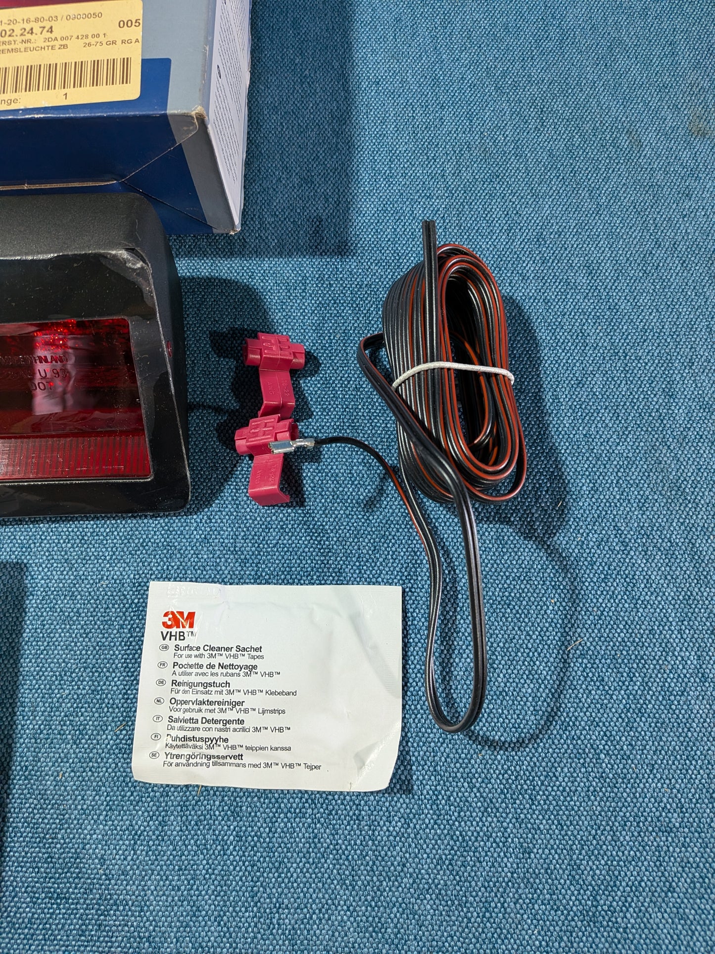 Dritte Bremsleuchte Hella Universal 2DA007428001 NOS/Neu B4