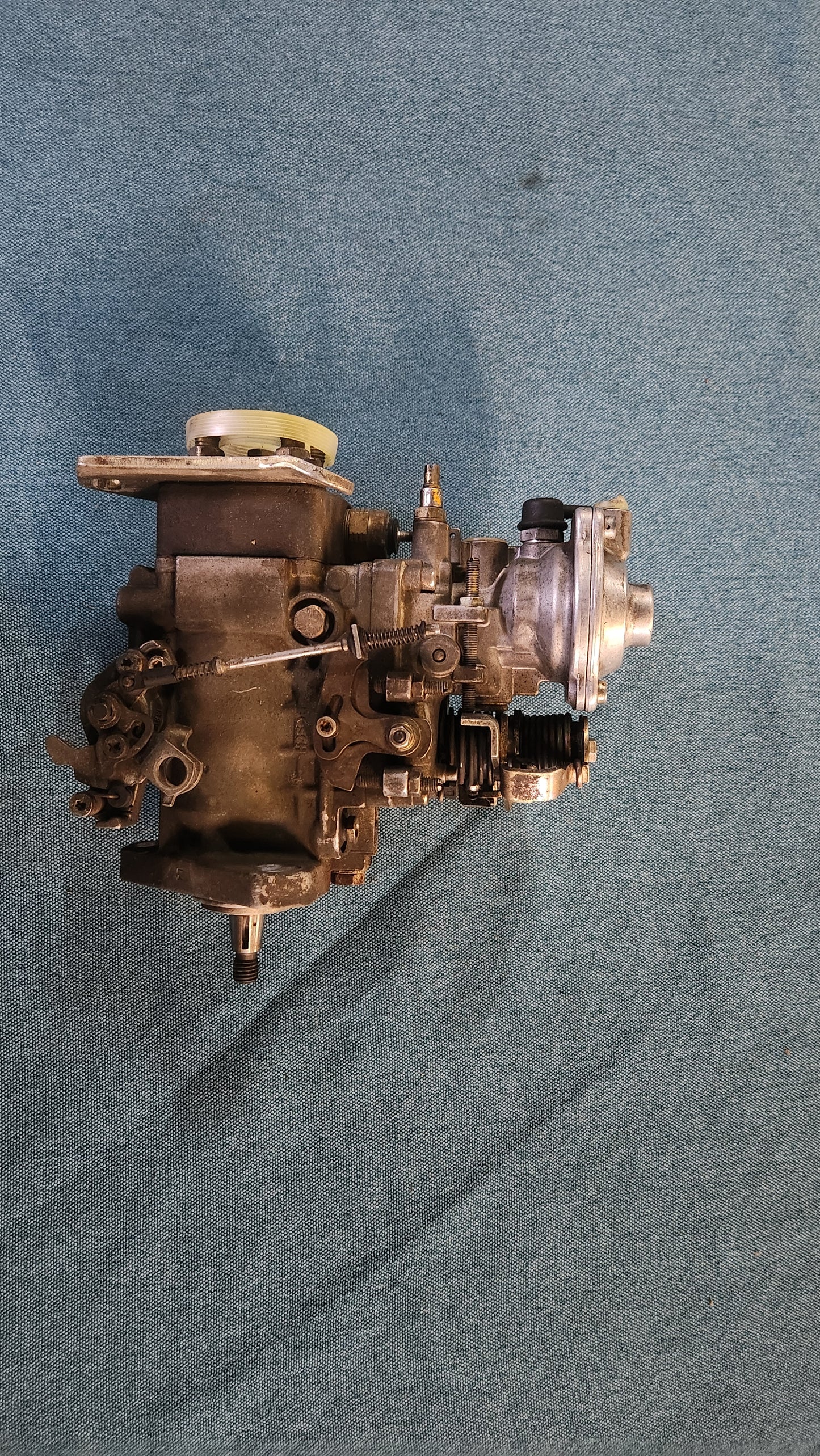 Einspritzpumpe Hochdruckpumpe 1,6TD  Golf/Jetta2 068130110B Gebraucht Q5