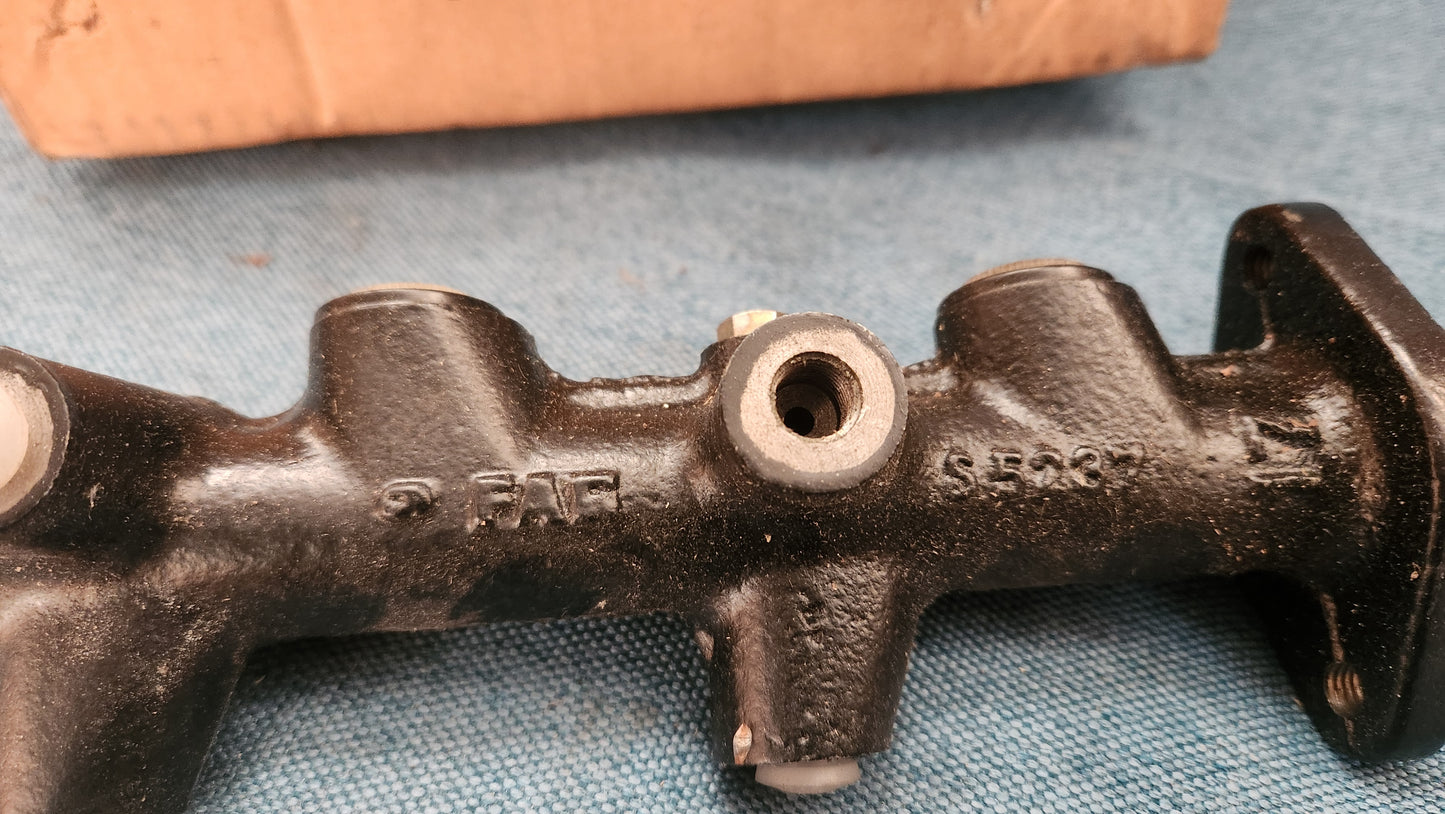 Audi 80 B1 B2 Audi 90 Passat B1 Master brake cylinder 321611015D Nos A3