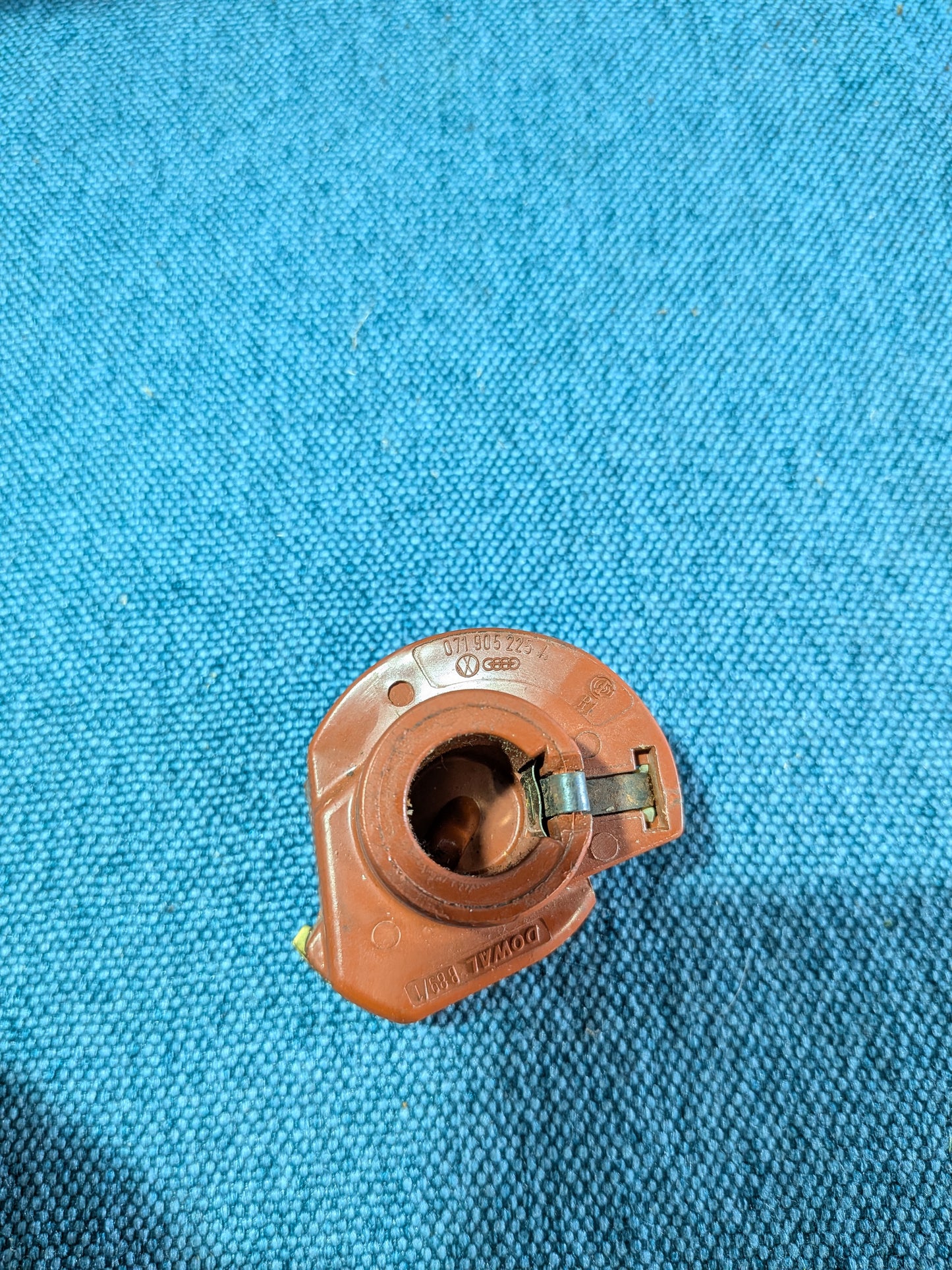 Distributor Rotor with Rev Limiter T3 Bus WBX 071905225A small defect NOS B5