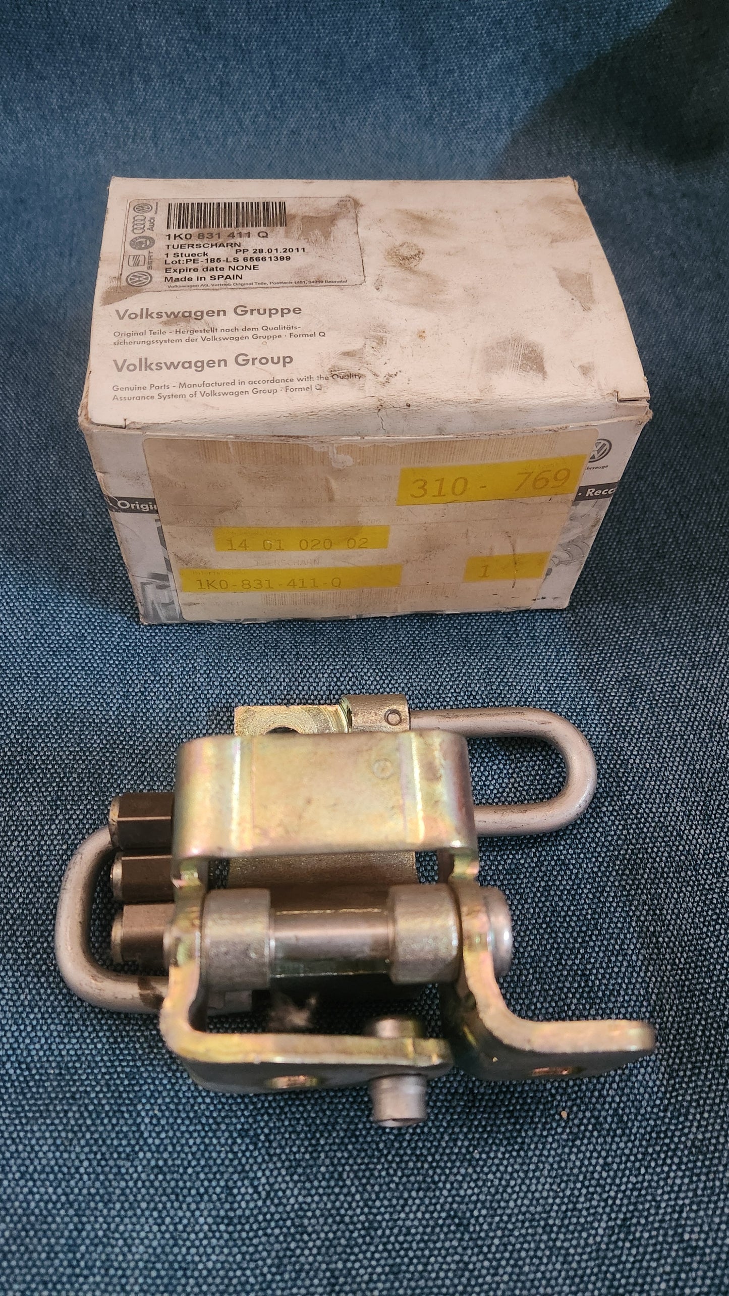 Door Hinge Golf 4/Bora 1K0831411Q NOS F
