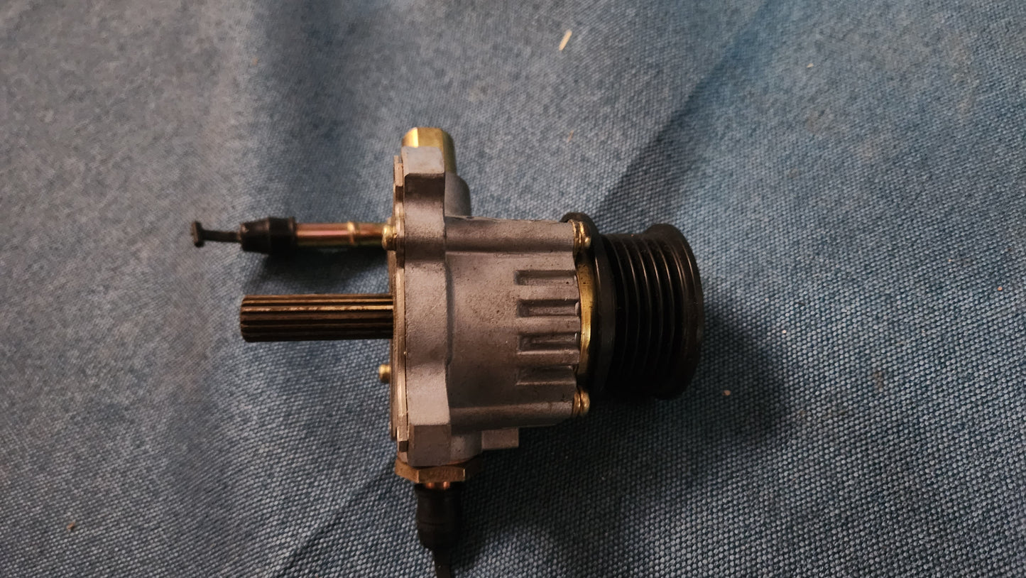 Vacuum pump for Land Rover TD5 E 2281329 Nos B2