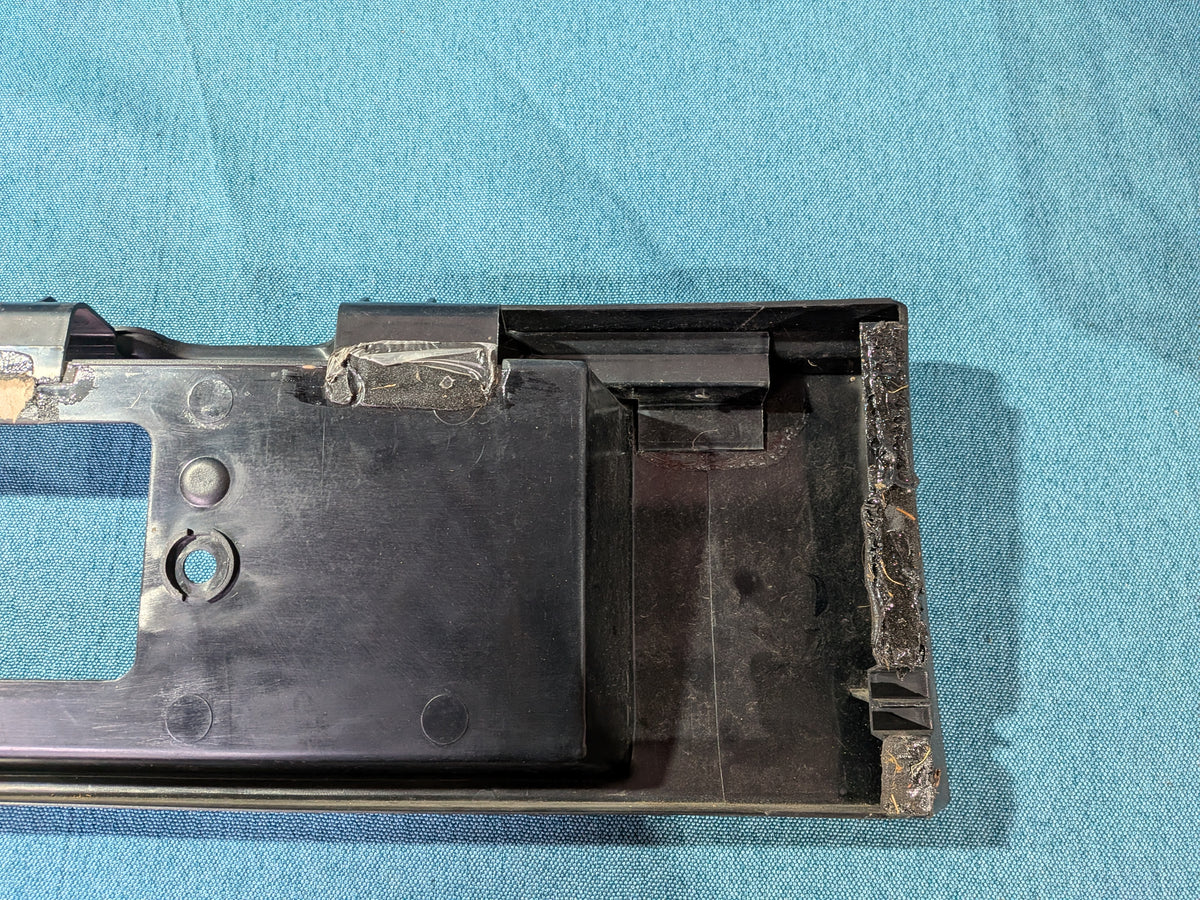 Heckblende Kennzeichenblende Audi/100/200/C3/Typ44 445853489A Gebraucht B20