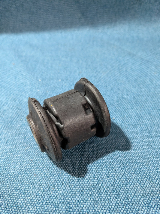 Control arm bushing Meyle Touran/Golf/5/6/7/Caddy/3/4/Golf Plus/Passat/B6/B7/B8/Eos/Sharan/Beetle 5C/Arteon/Tiguan/Troc/Audi A3/8P/8V/8Y/TT/Q2/Q3 1K0407182 NOS/New A9