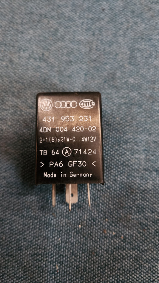 Indicator relay 22 Golf/Jetta1/2/Golf3/Vento/T3/T4/Corrado 431953231 Nos I8