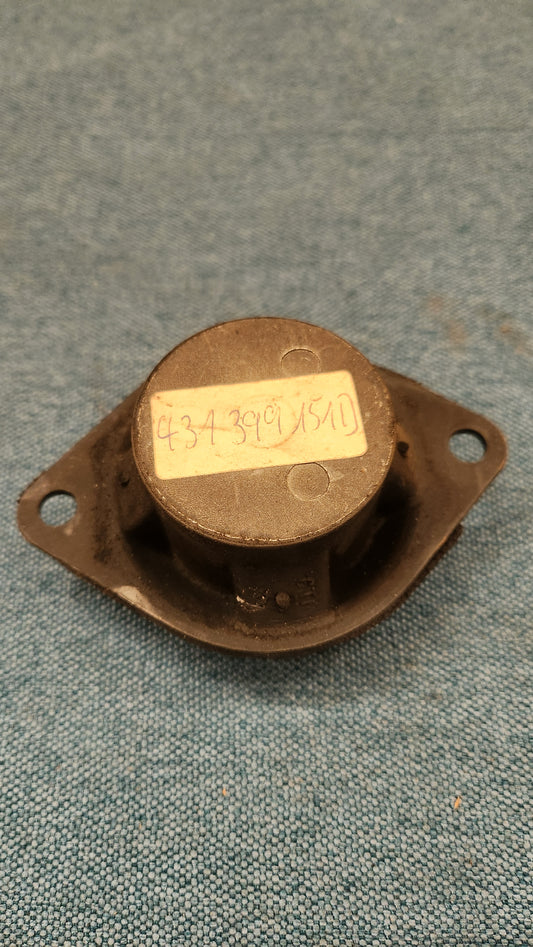 Transmission Bearing Mount Passat 32B B2 431399151D Nos L3