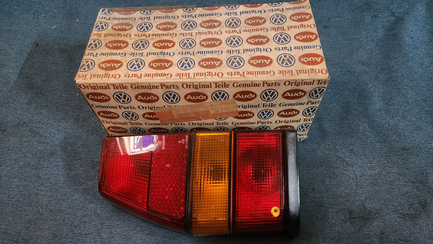 Polo 86C Rücklicht Rückleuchte 867945111A Nos G1
