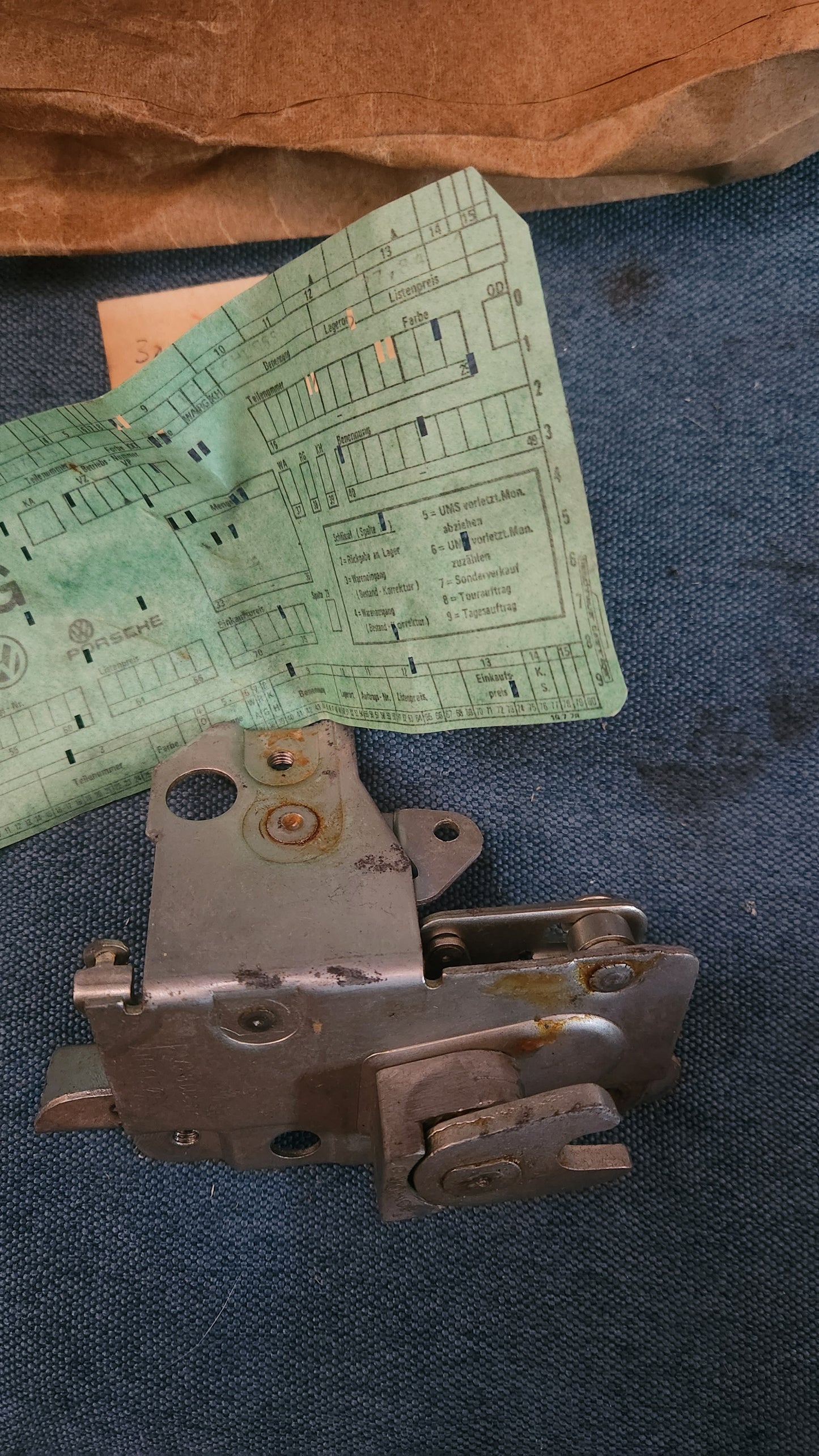 Schloss Typ3/4 T1 T2  Karmann Ghia 311837015 Nos S4