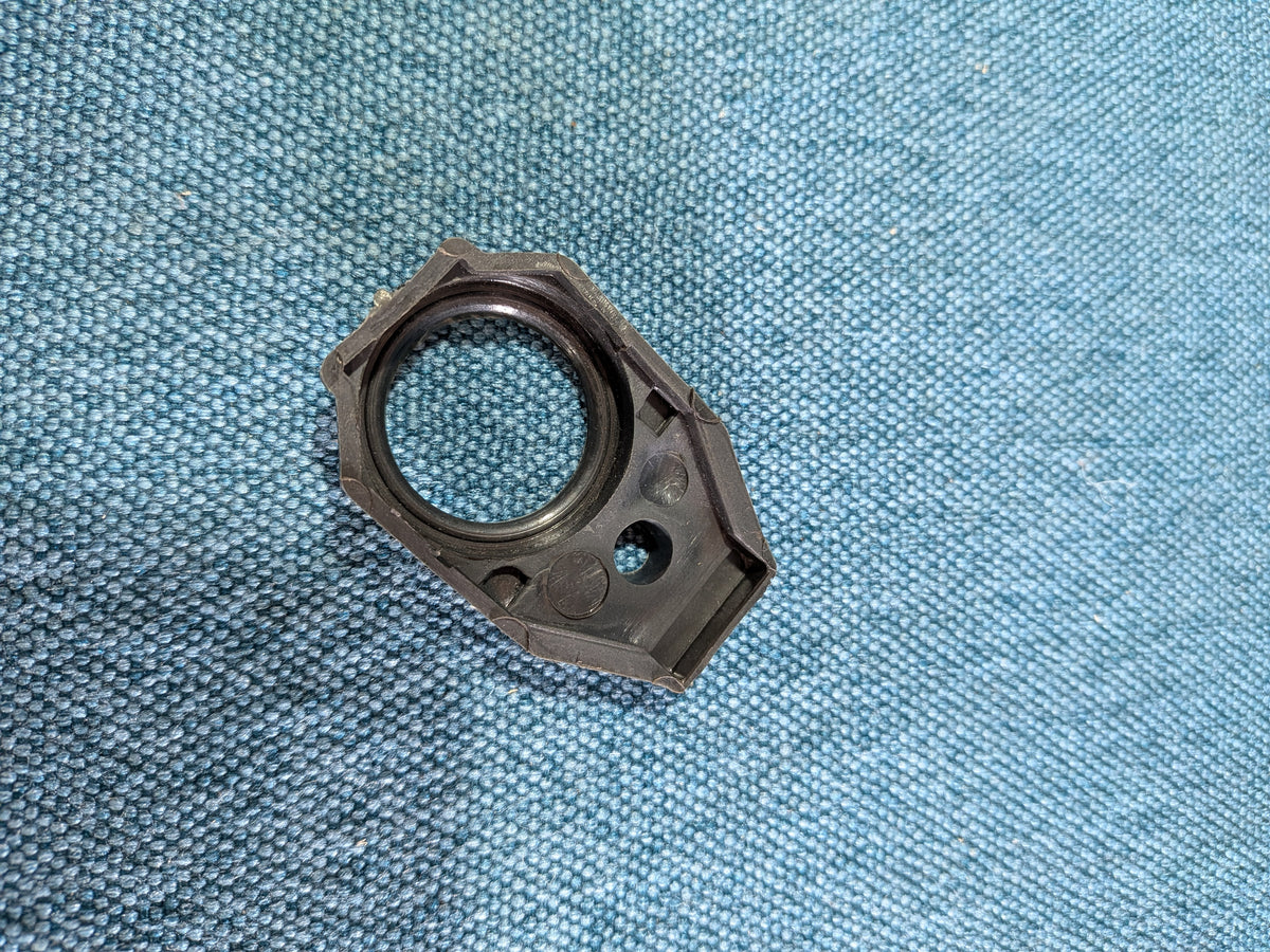 Gasket for speedometer cable drive Caddy 14D/Golf/Jetta/1/2/Cabrio/Scirocco/1/2 171957861B NOS A24