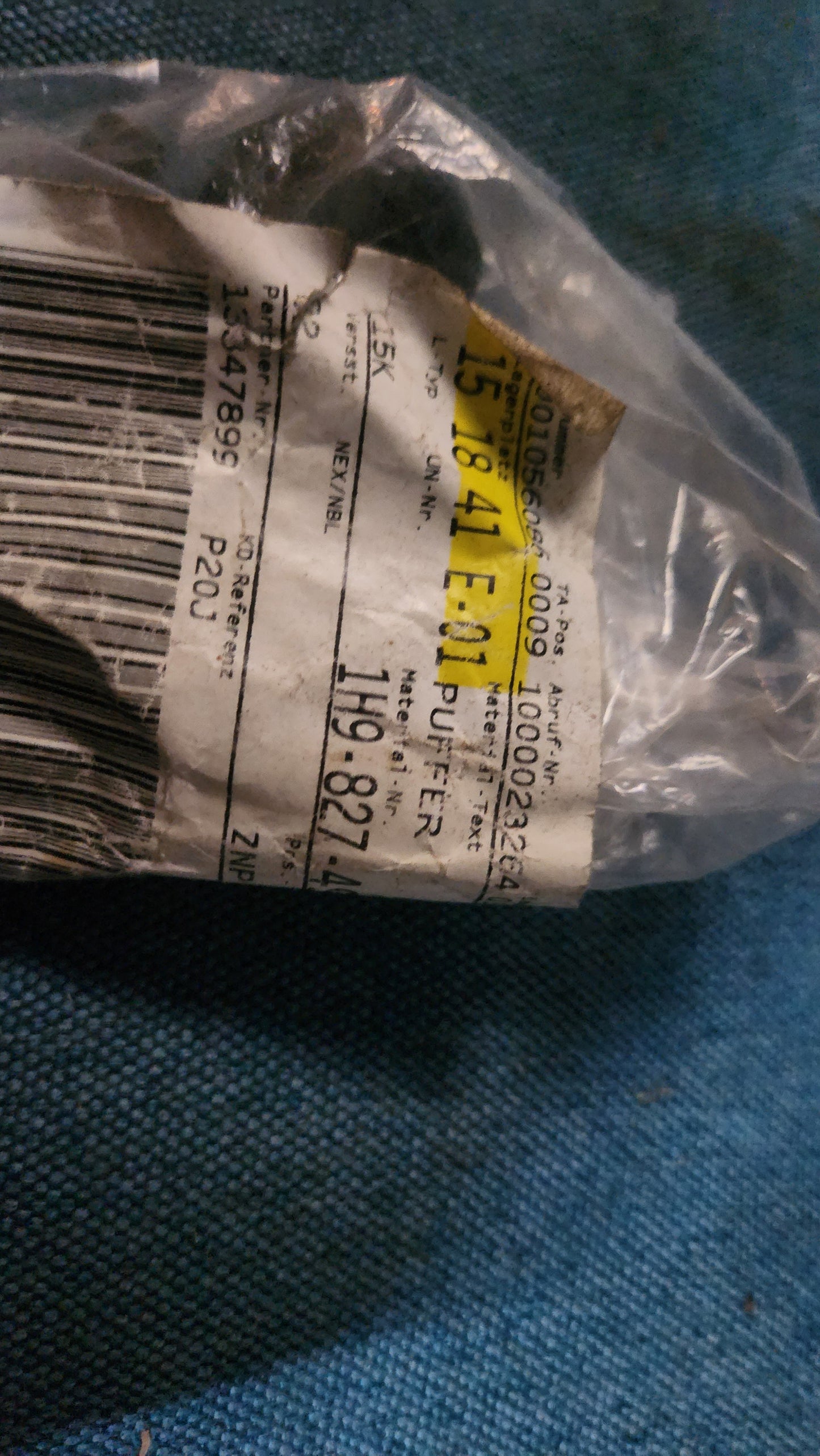 Passat B3/B4 Golf 3 Vento Anschlagpuffer für Heckklappe Nos B2