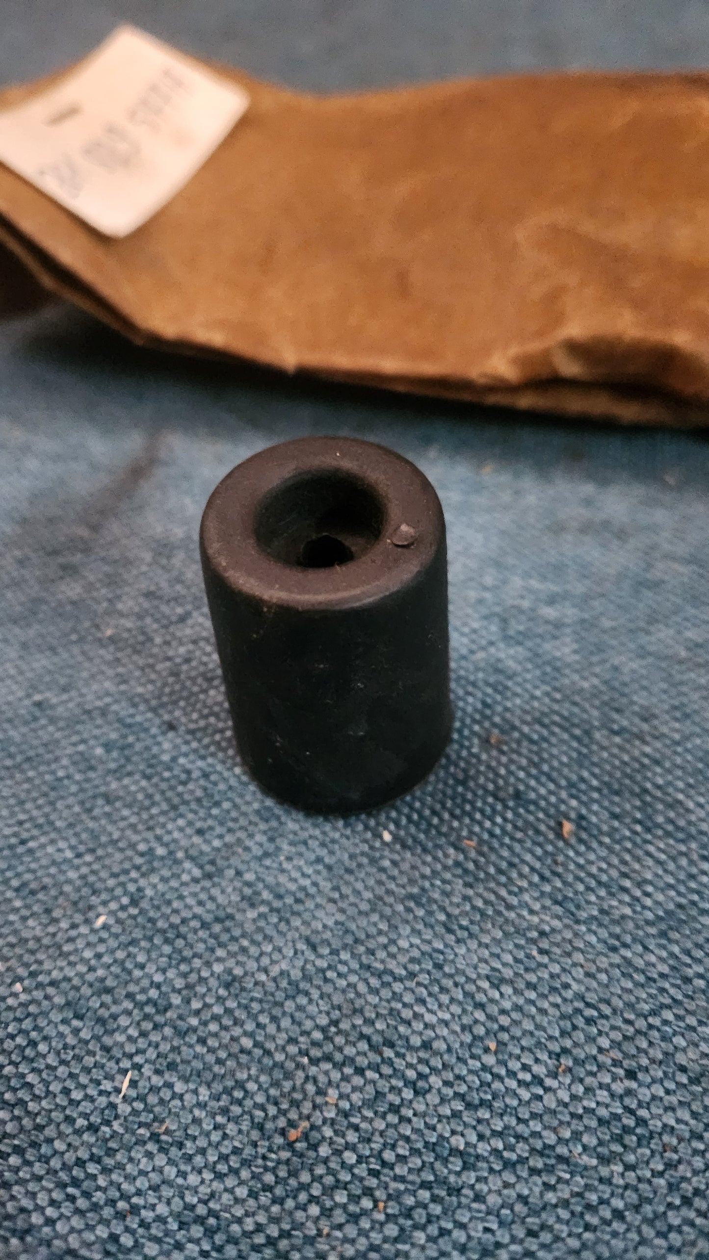 Stopper für Ladewand Gummi T1/T2 261829577A Nos S4