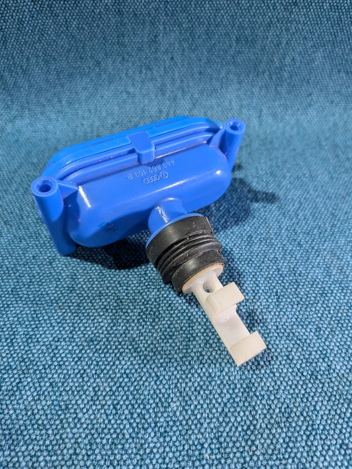Central locking vacuum actuator Golf/Jetta/2/Passat 32B/Audi 100/200/C3 443862153 Used B7