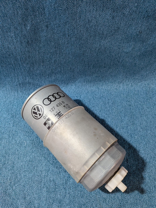 Fuel Filter Passat/B4/3B/BG/Audi 80/90/B3/B4/100/A6/C4/Cabriolet 046127435B NOS F10