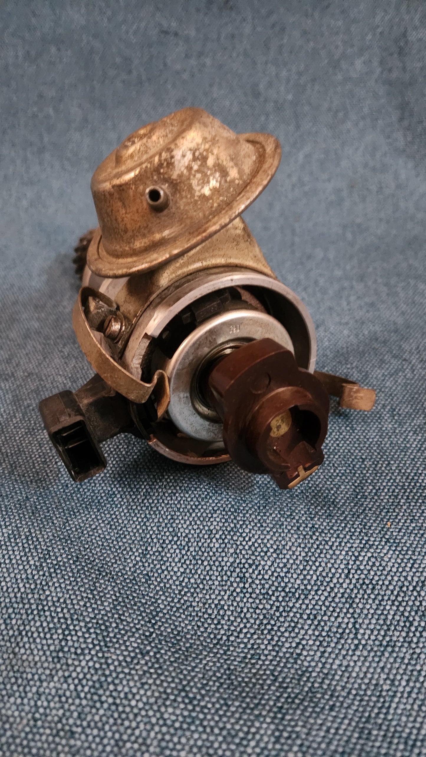 Zündverteiler Audi 80/90/Typ 81/85/100/Typ 43/B2/C3/Scirocco 2/Golf/Jetta 2 1,6L/1,8L  026905205AH Gebraucht F1