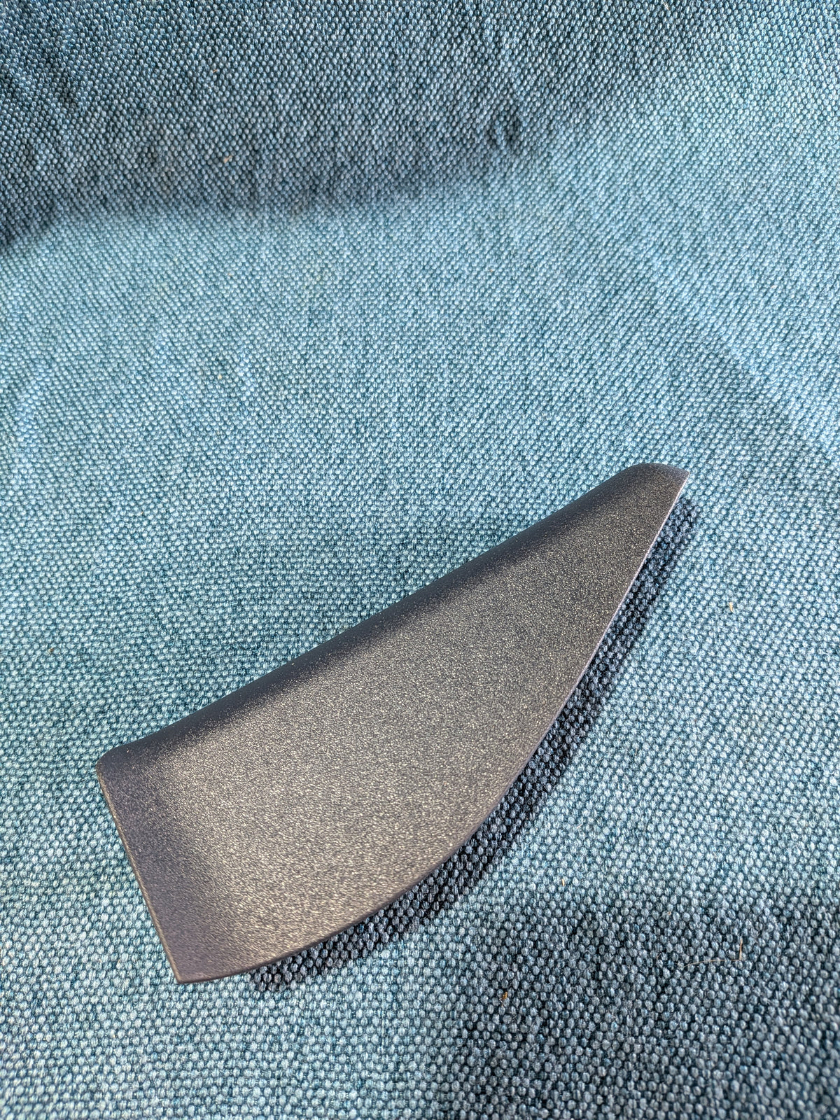 Dørrammebeklædning bagerst til højre blå Audi/80/90/B2 Type 81/85 813857570 NOS B17
