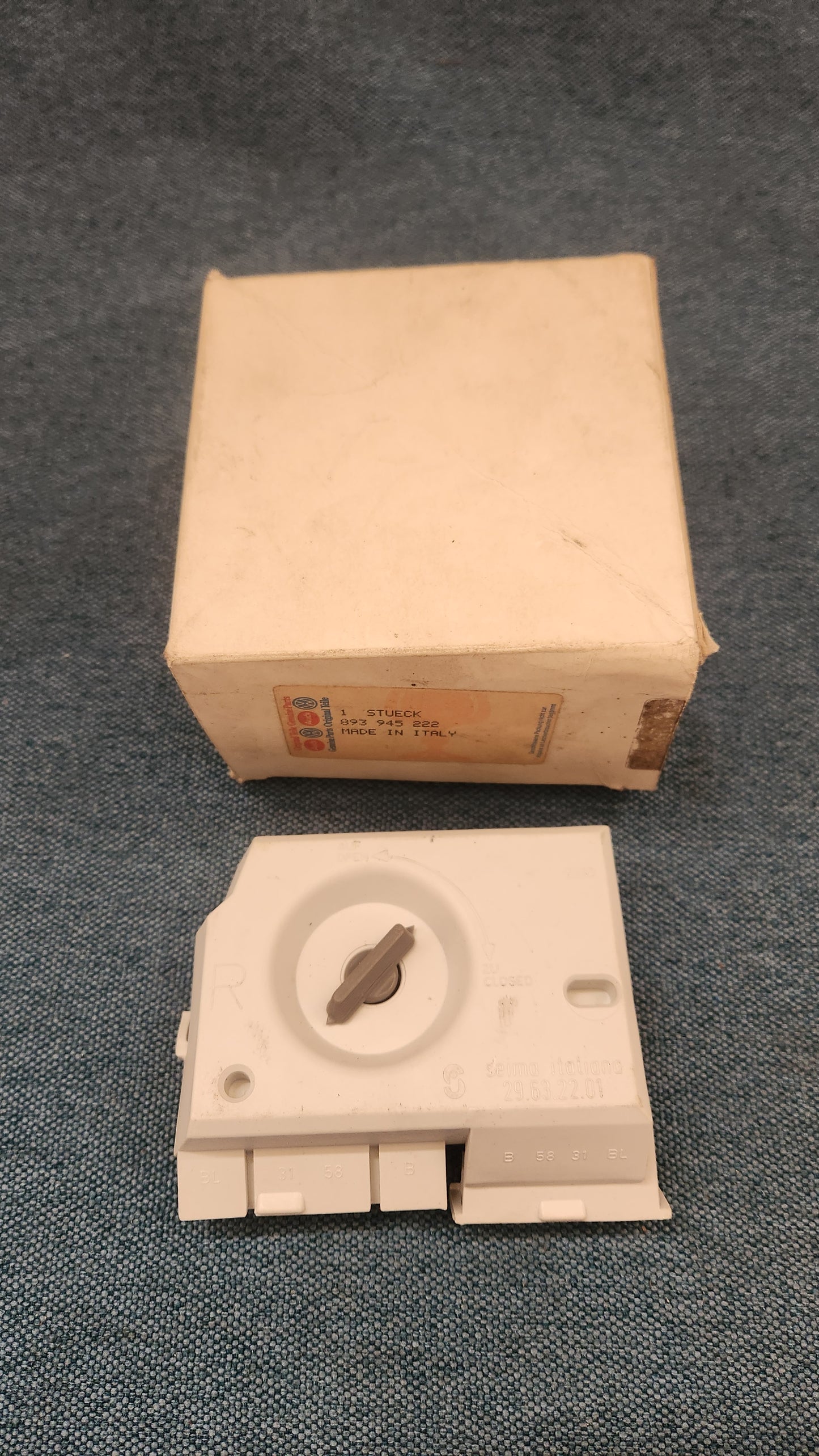 Light Bulb Holder Tail Light Audi 80/90/B3/B4/A6/100/C4 893945222 Nos L3