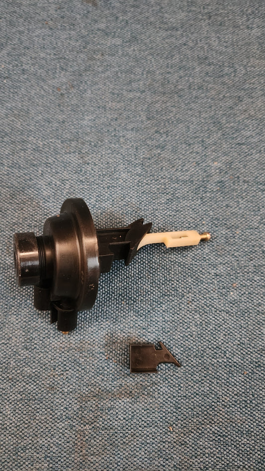 Pulldowndose Vergaser Golf/Jetta1/Caddy14D/Audi80/PassatB1 1B3 2B5 Vergaser 049129220B Nos J9