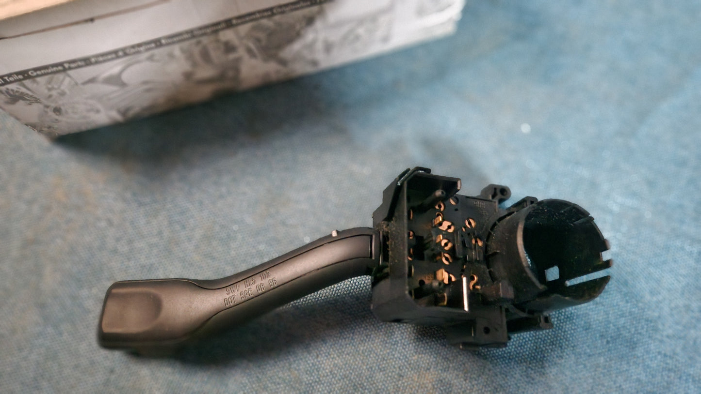 Steering column lever Passat 3B/BG Audi A3 Golf 4 8L0953513J01C Nos A3