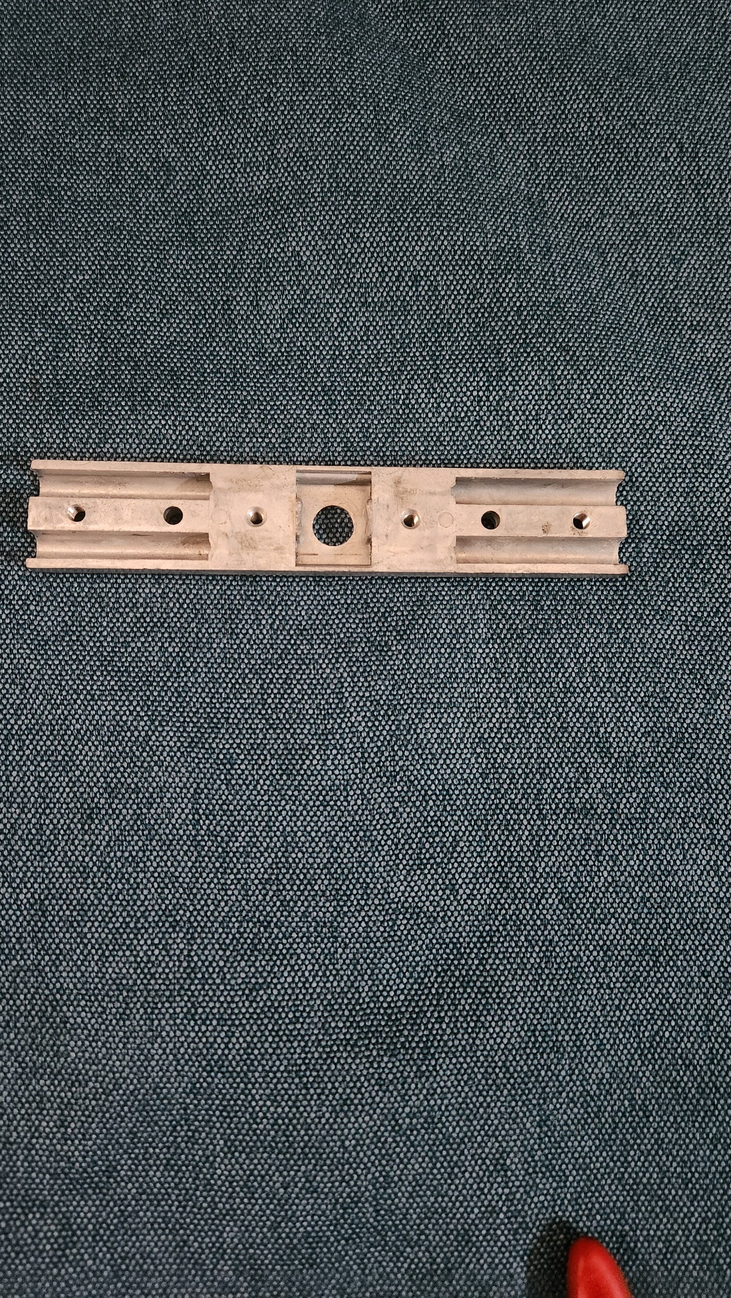 Träger für Schiebedachplatte Audi 100/200/C2/C3 443877375 Nos L7