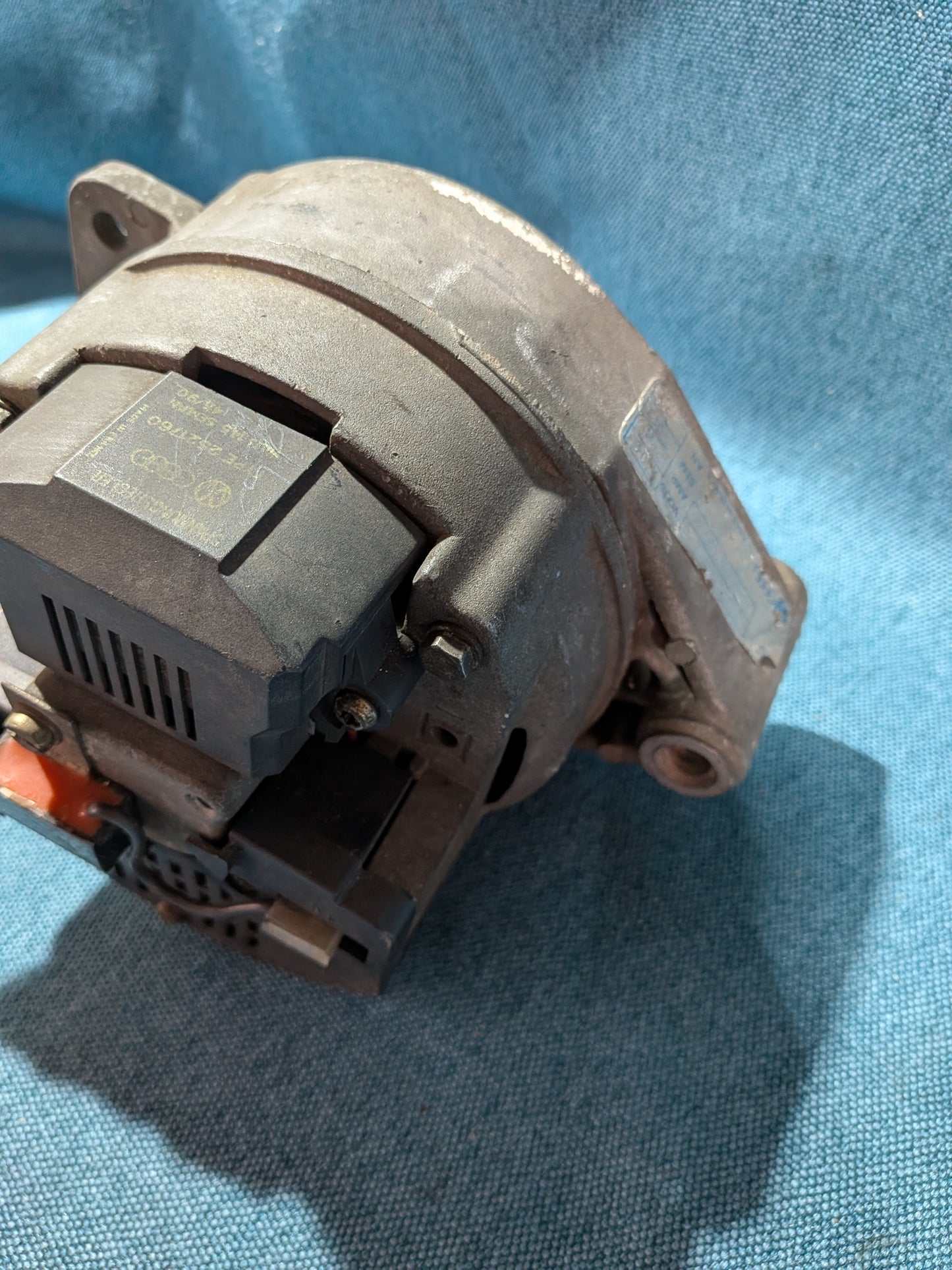 Lichtmaschine Passat/B1/B2/Golf/Jetta/Scirocco/1/2/Caddy14D/LT1/T3 Bus/Audi 80/90/B2/100/200/C2/C3 036903023T Gebraucht A17