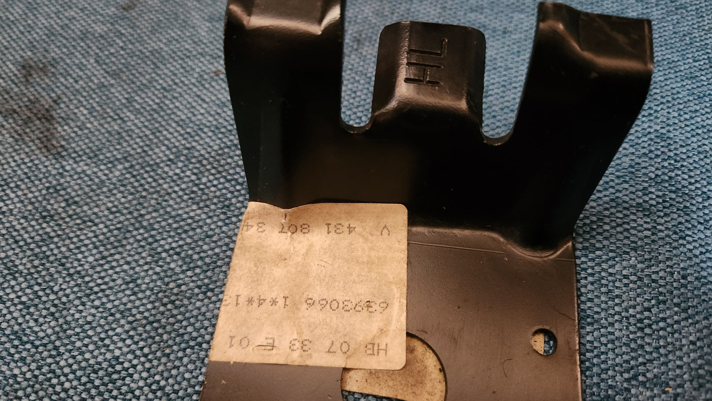 Audi 100 C2 Type 43 Bumper Bracket Nos 431807349