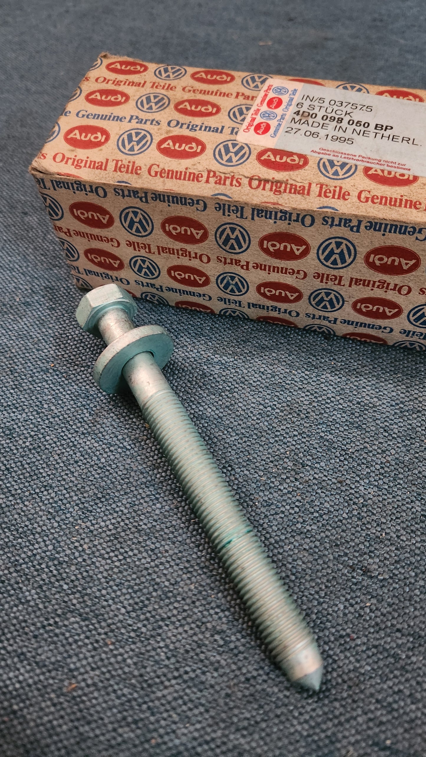 Schraube Vorderachse Audi A4 B5 M12x1,5x120 4D0098050BP Nos F8/G9