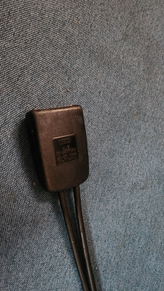 Passat B2 32B Gurtschloss 331857739c Nos A3