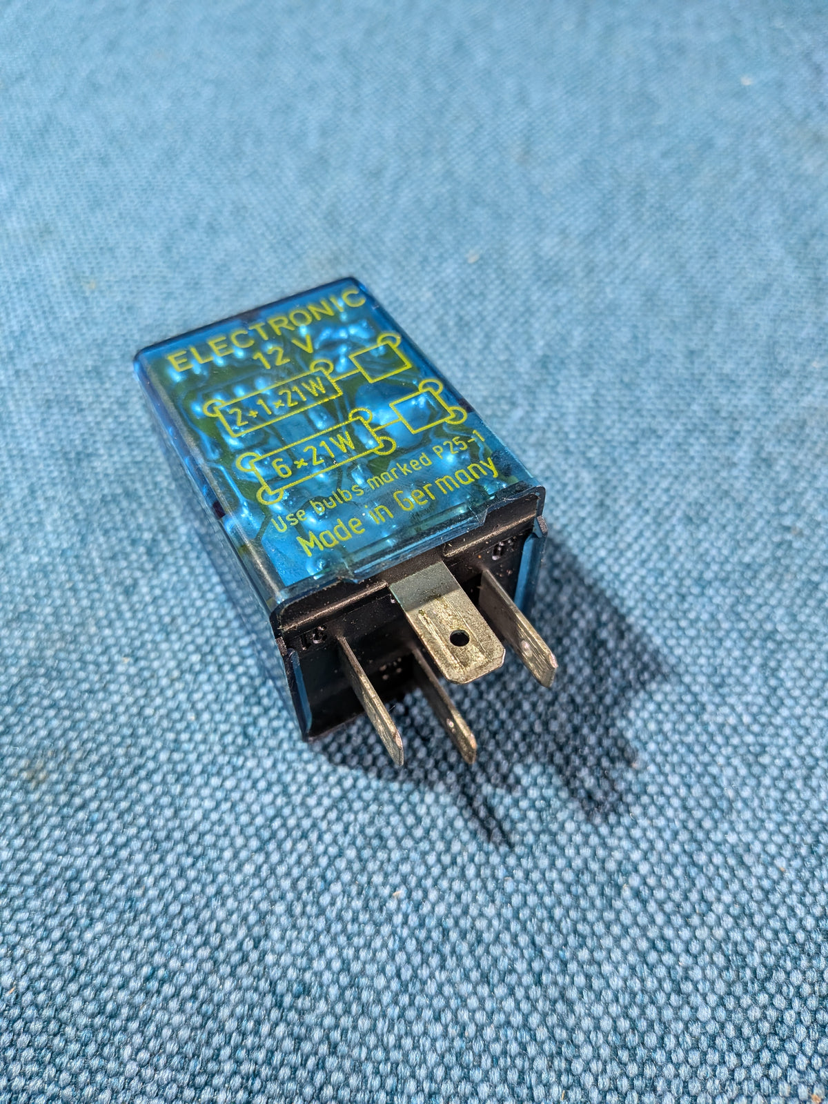 Turn Signal Relay Hella 4DM003360001 Type4/Caddy/14D/2 9KV/Corrado/Golf/Jetta/1/2/3/4/Vento/K70/Beetle/Karmann Ghia/LT1/Passat/B1/B2/B3/B4/Polo/86C/6N/Scirocco/1/2/T3/T4 Bus/ Audi 50/80/90/B1/B2/B3/B4/100/200/C1/C2/C3/C4/A6 C4/A8 4D2/V8 431953231 Used G9