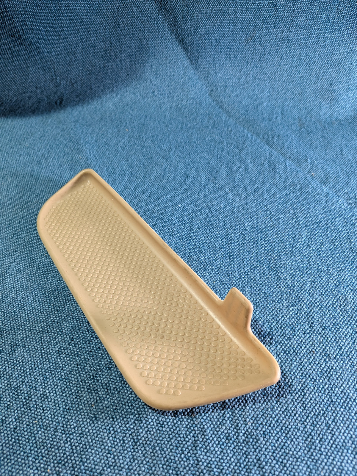 Gummi-Astellung Dier beige Passat/B6 3C4868145 7G8 NOS G1