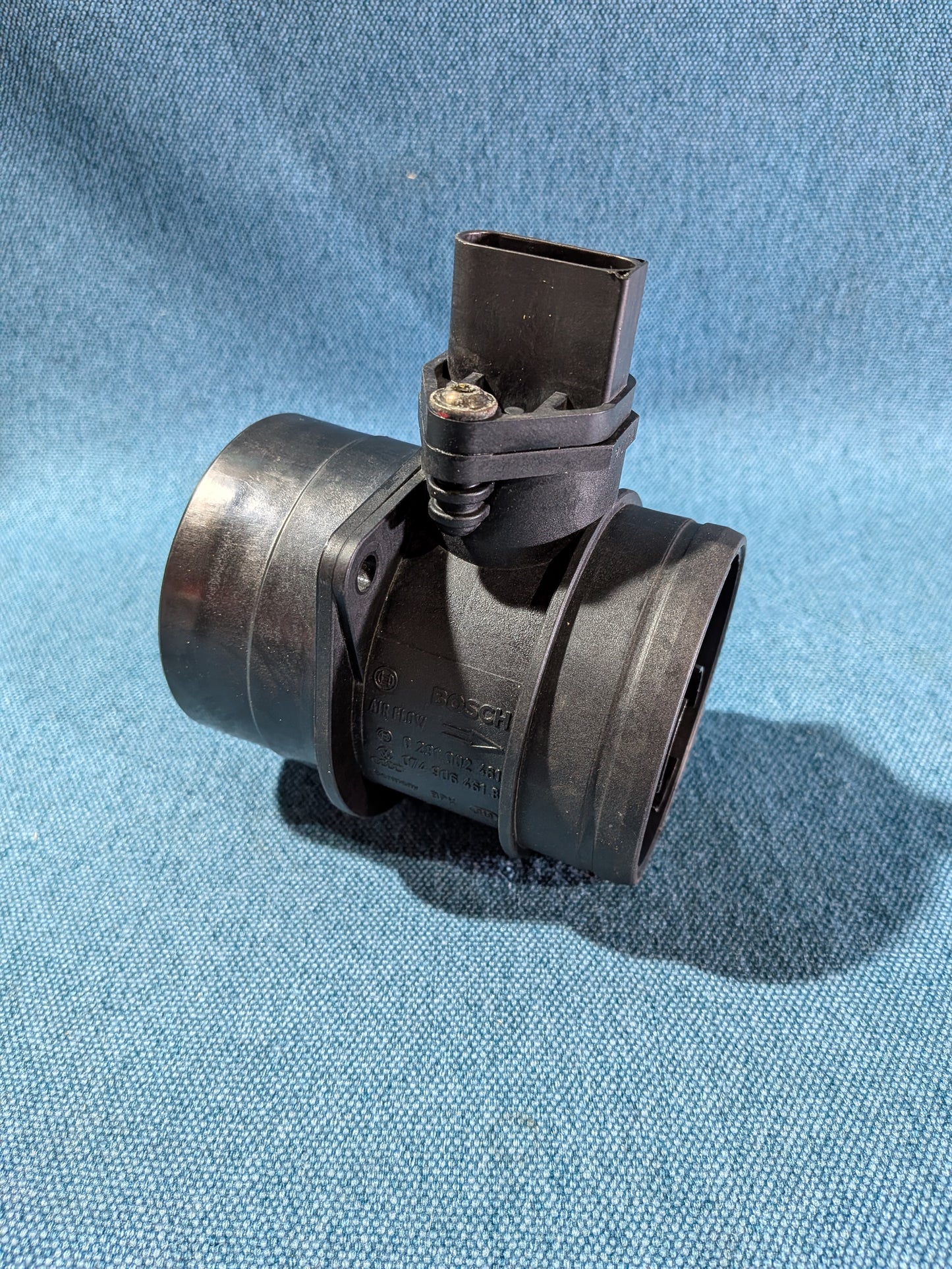 Mass Air Flow Sensor (MAF) Golf 4/5/Plus/Bora/Caddy 2 9KV/EOS/LT2/Passat/3B/BG/B6/Phaeton 3D1/Polo 9N/Touareg 7LA/Touran 1T1/T4/T5 Bus/Audi A3/8L/8P/A4/B6/B7/A6/C5/C6 074906461B Used A27