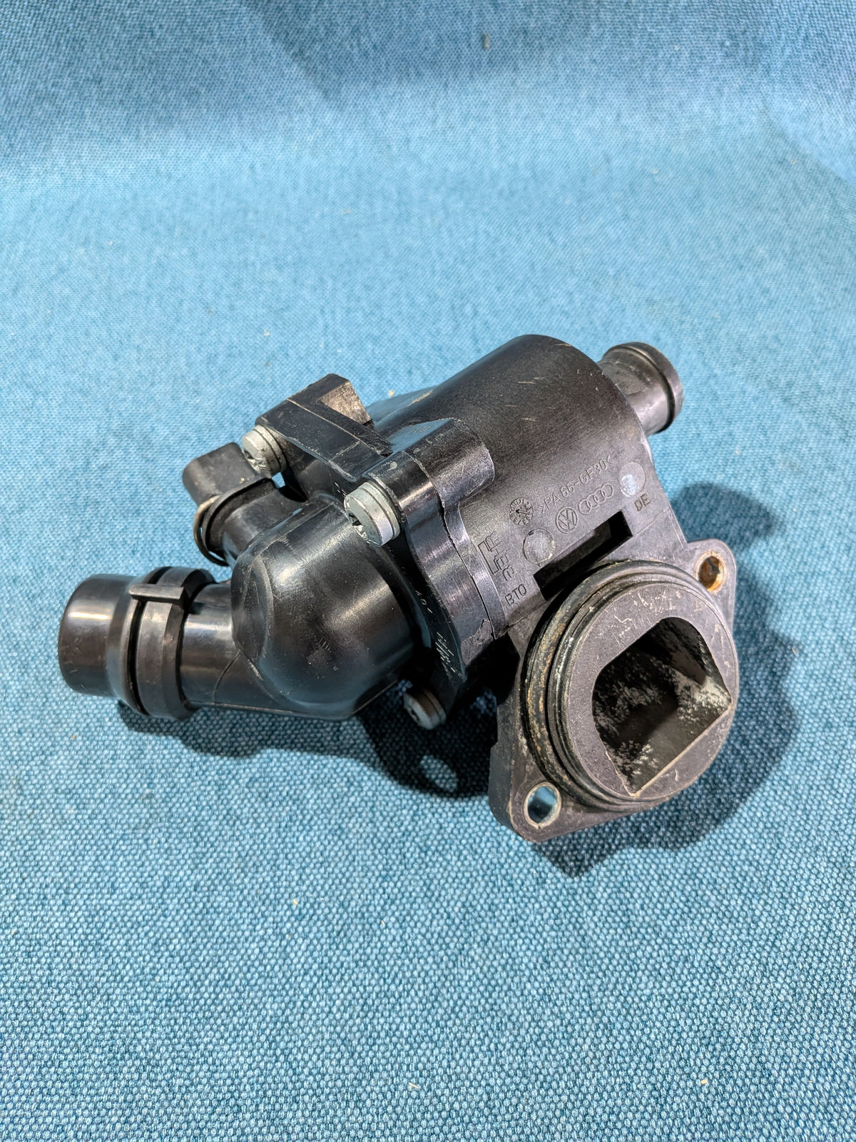 Coolant Thermostat Passat 3B/BG/ Audi A4/B6/B7/A6 C5 06B121111L Used A27