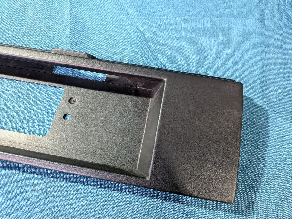 Heckblende Kennzeichenblende Audi/100/200/C3/Typ44 445853489A Gebraucht B20