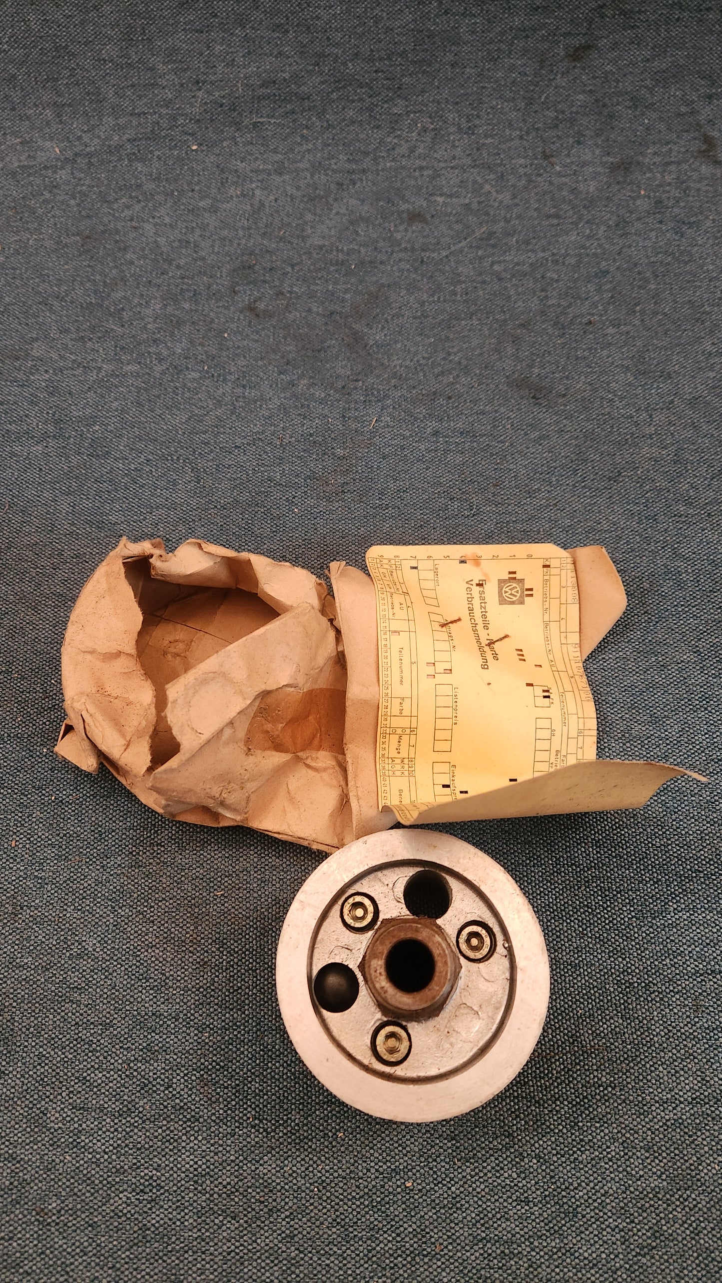 Porsche 911 Ölfilterhalter Konsole 91110767100 Nos E7