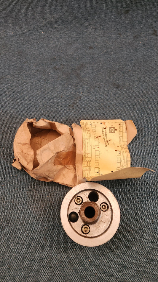 Porsche 911 Ölfilterhalter Konsole 91110767100 Nos E7