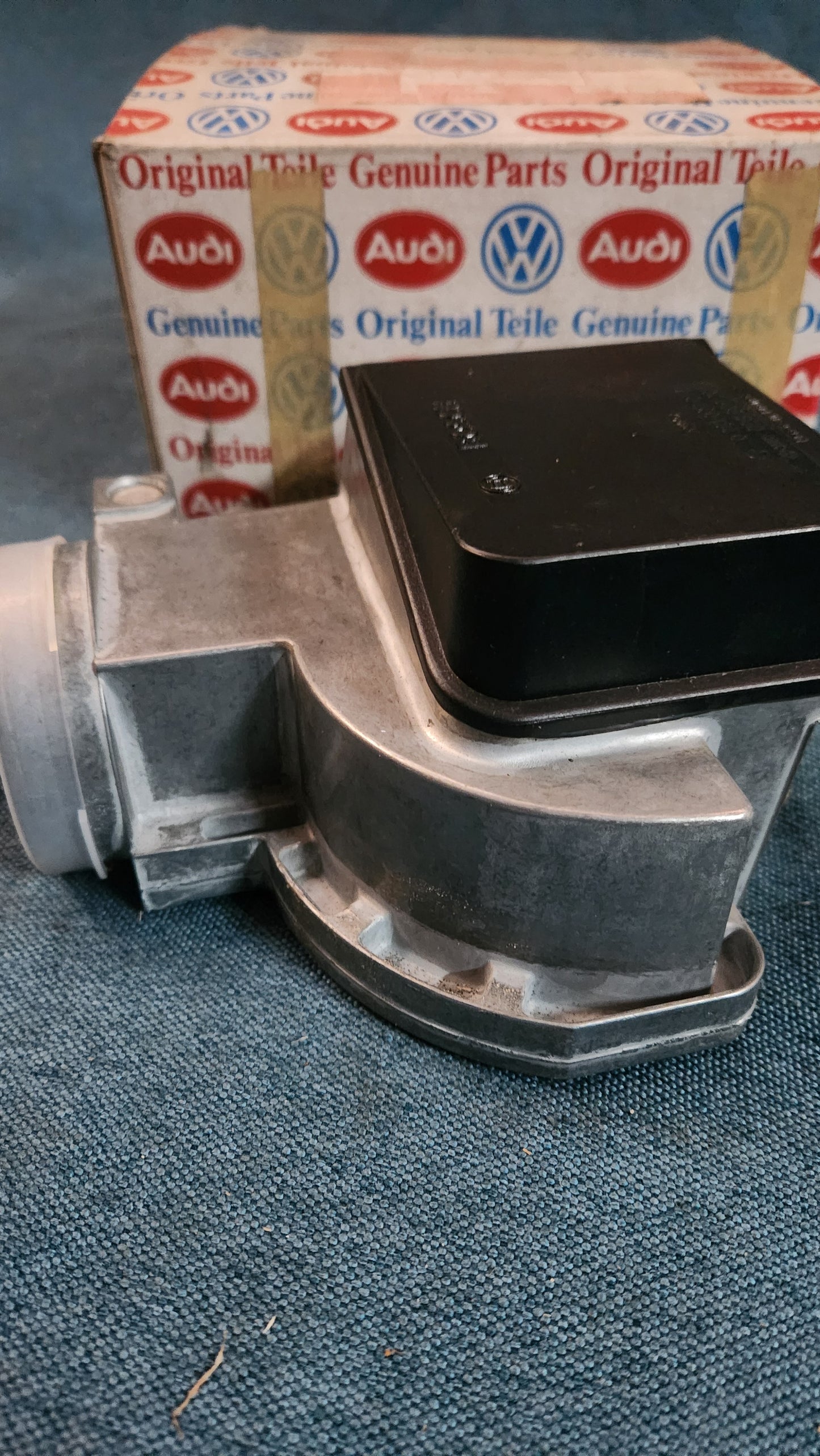 Audi 80 B4 Luftmengenmesser Luftmassenmesser  028906301 Nos F4