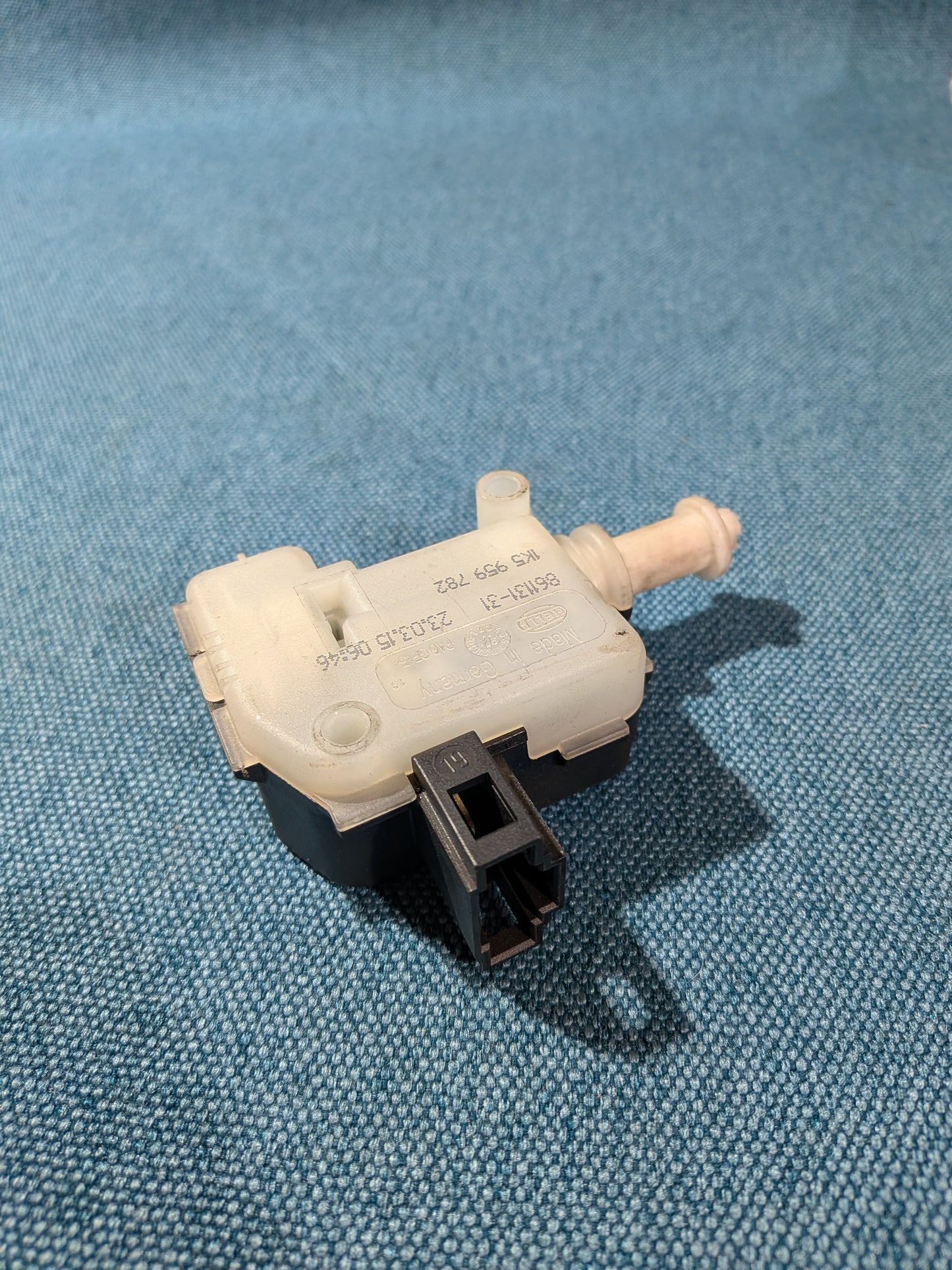 Stellmotor ZV Hella Audi TT/Passat 3B/BG/Golf 4 1K5959782 Gebraucht A13