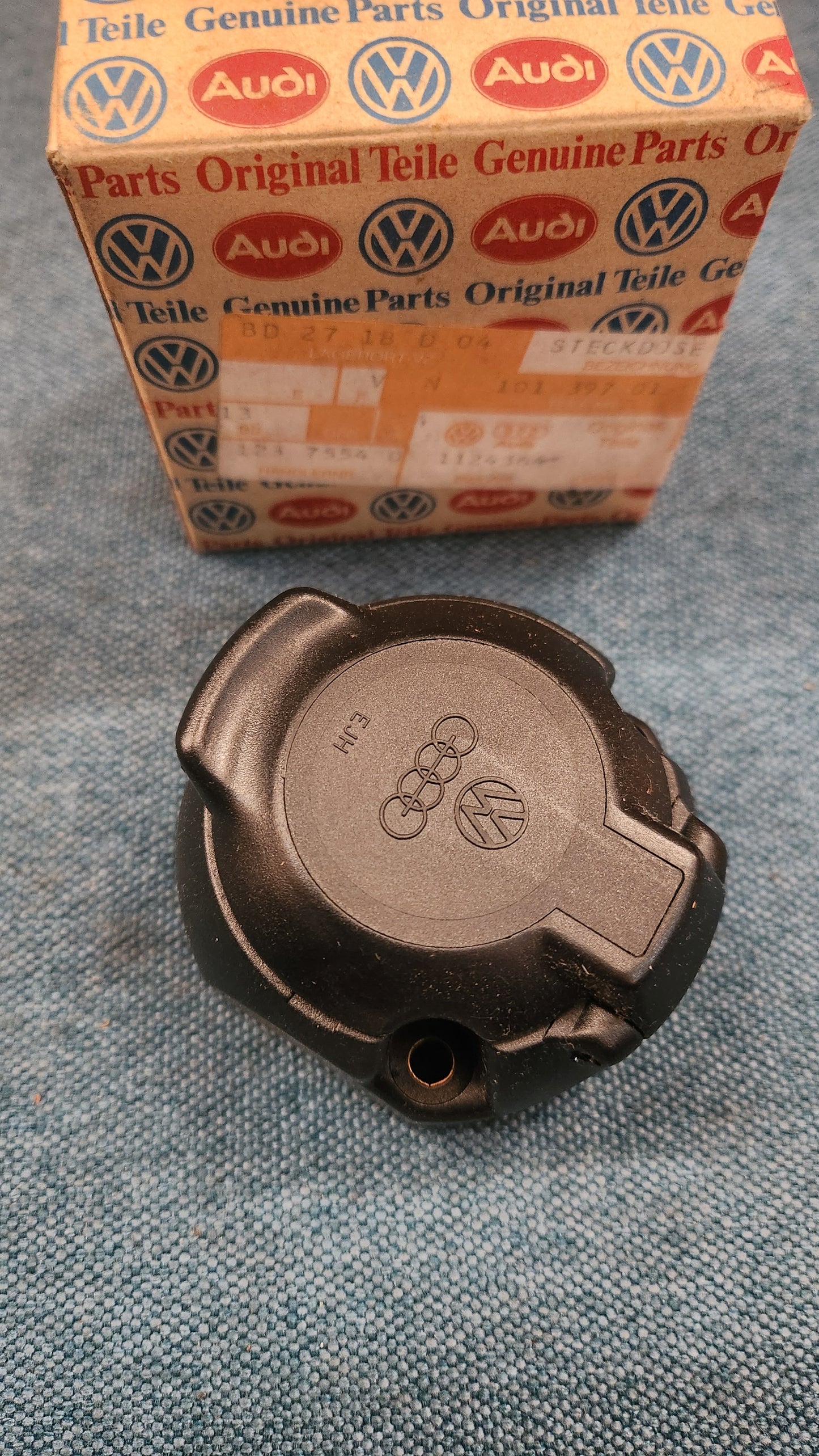 AHK Steckdose 13 Polig N10139701 Nos J5