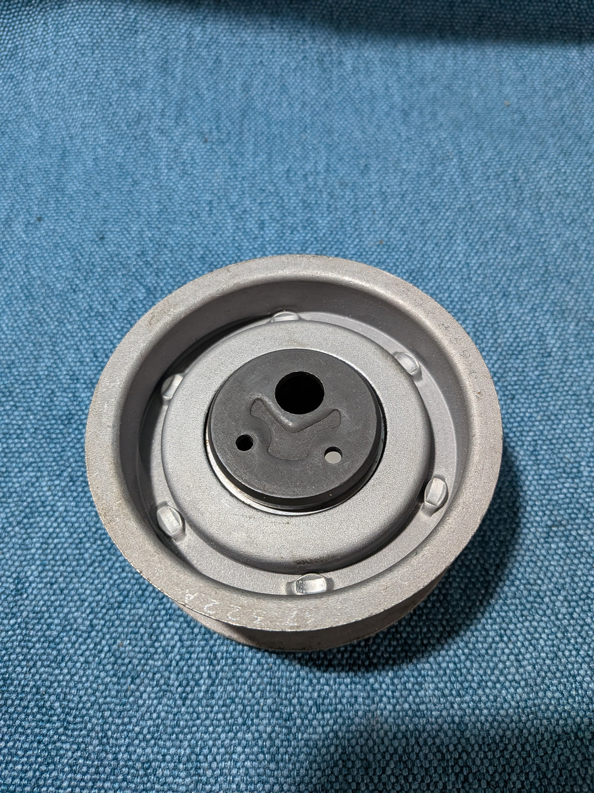 Spannrolle SKF 307739EB Caddy14D/Golf/Jetta/1/2/3/Vento/Iltis/Passat/B1/B2/B3/B4/T3/T4 Bus/Audi 80/90/B2/B3/B4 068109243F NOS/Neu C9