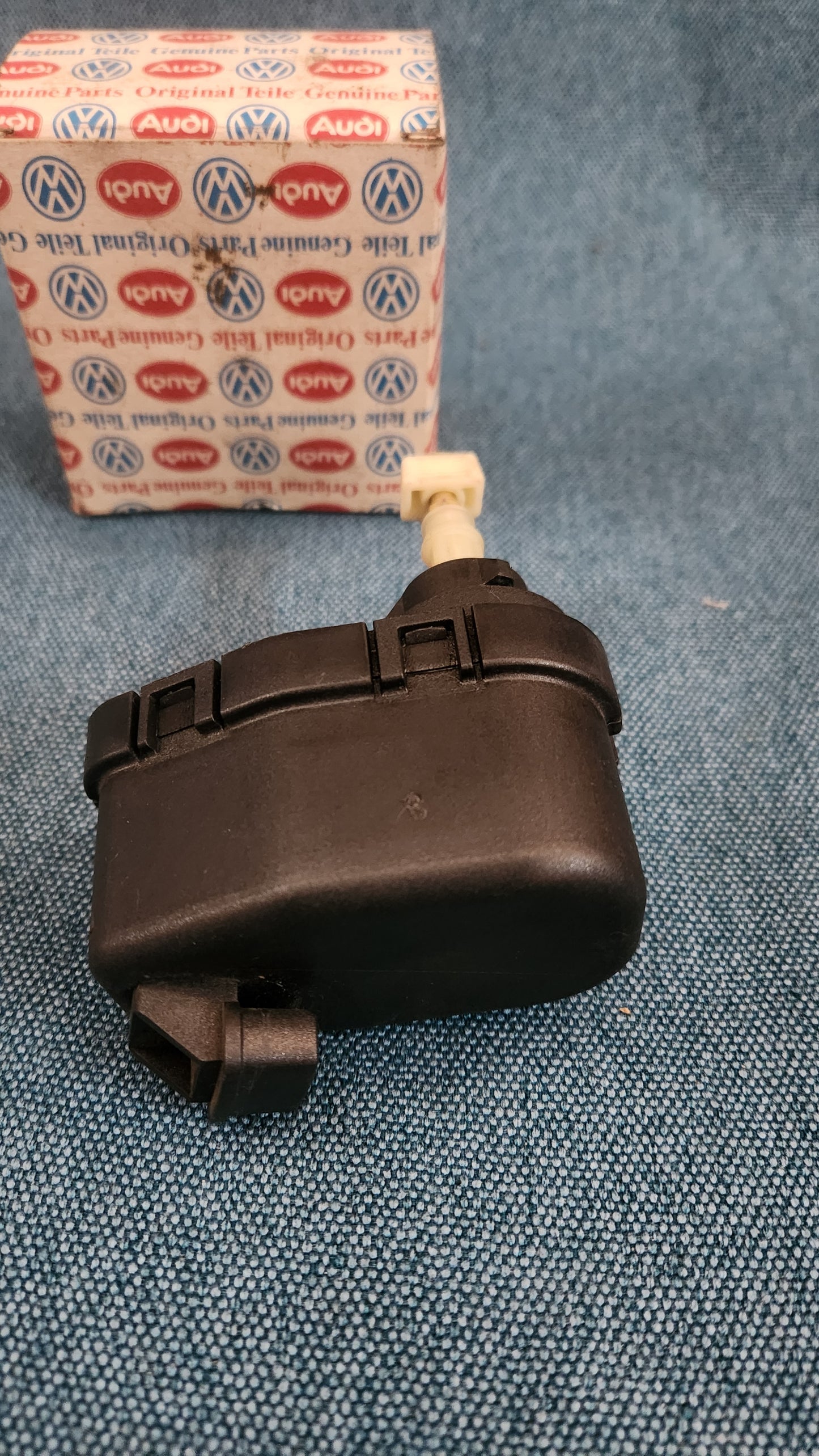Headlight leveling Audi 80/90/B3 893941295A Used F1
