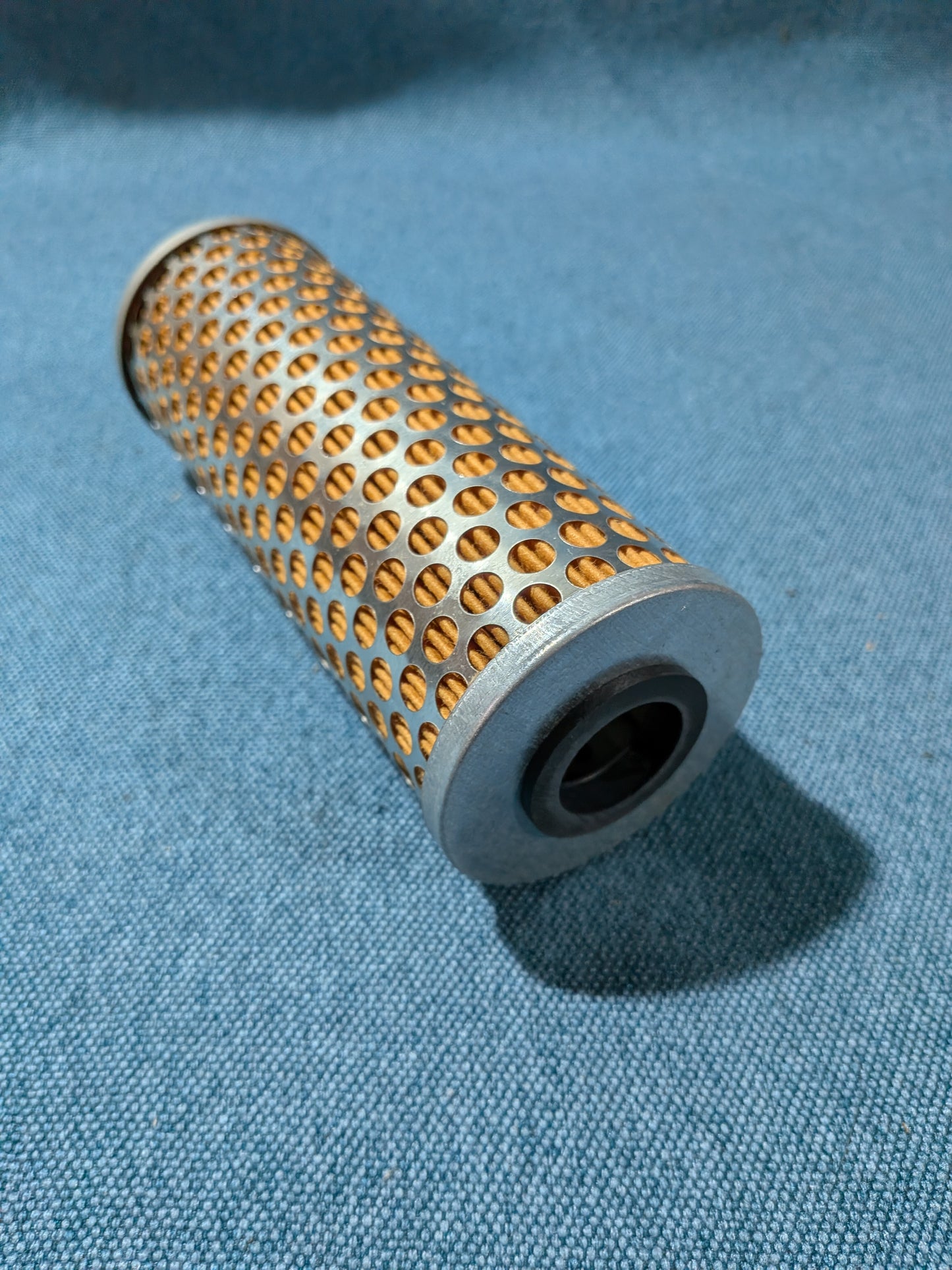 Oil Filter FA5228 FIAAM LT2/Mercedes/W124/W140/W210/W463 1041800109 NOS/New A26