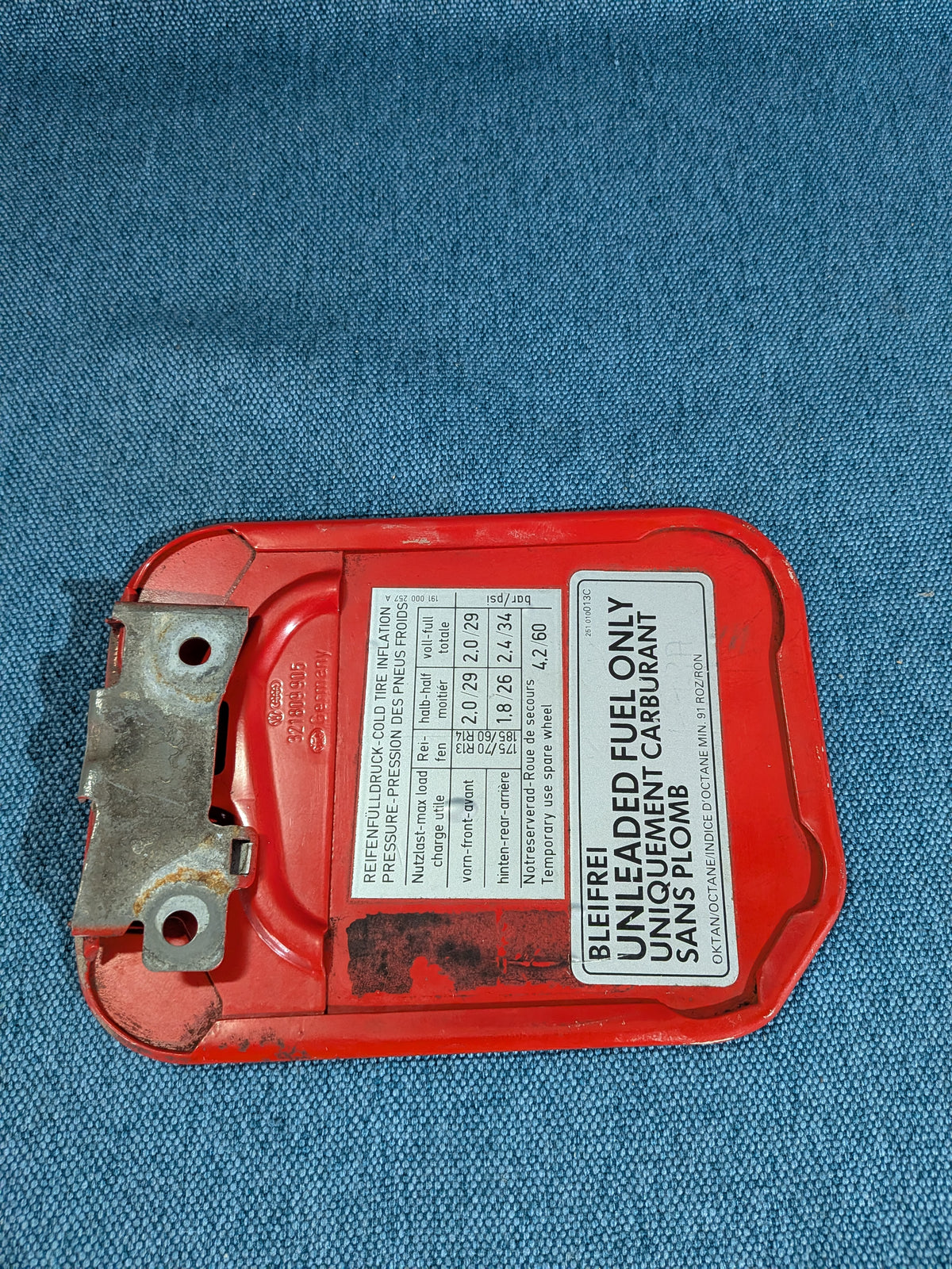 Tankdeckel Marsrot Golf/Jetta/2 034010017B Gebraucht B10