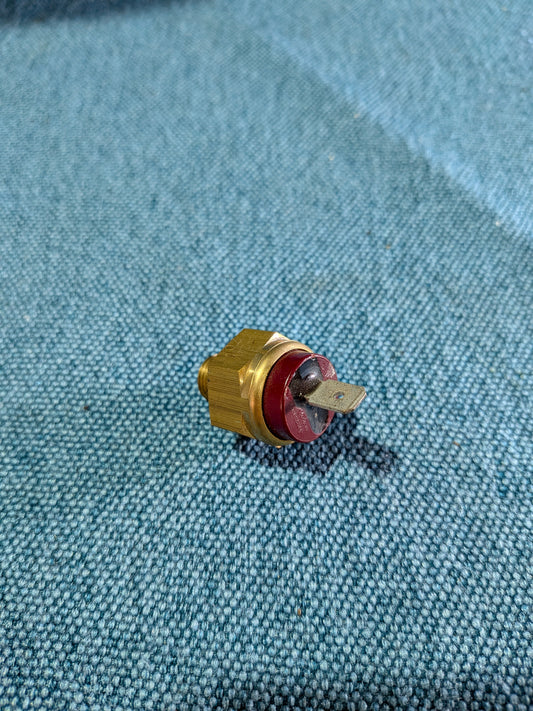 Thermal switch red 1-pin Caddy 14D/Golf/Jetta/1/2/Scirocco 2/Passat/B3/B4/Audi 80 B3/100/C3 191919521A NOS B16