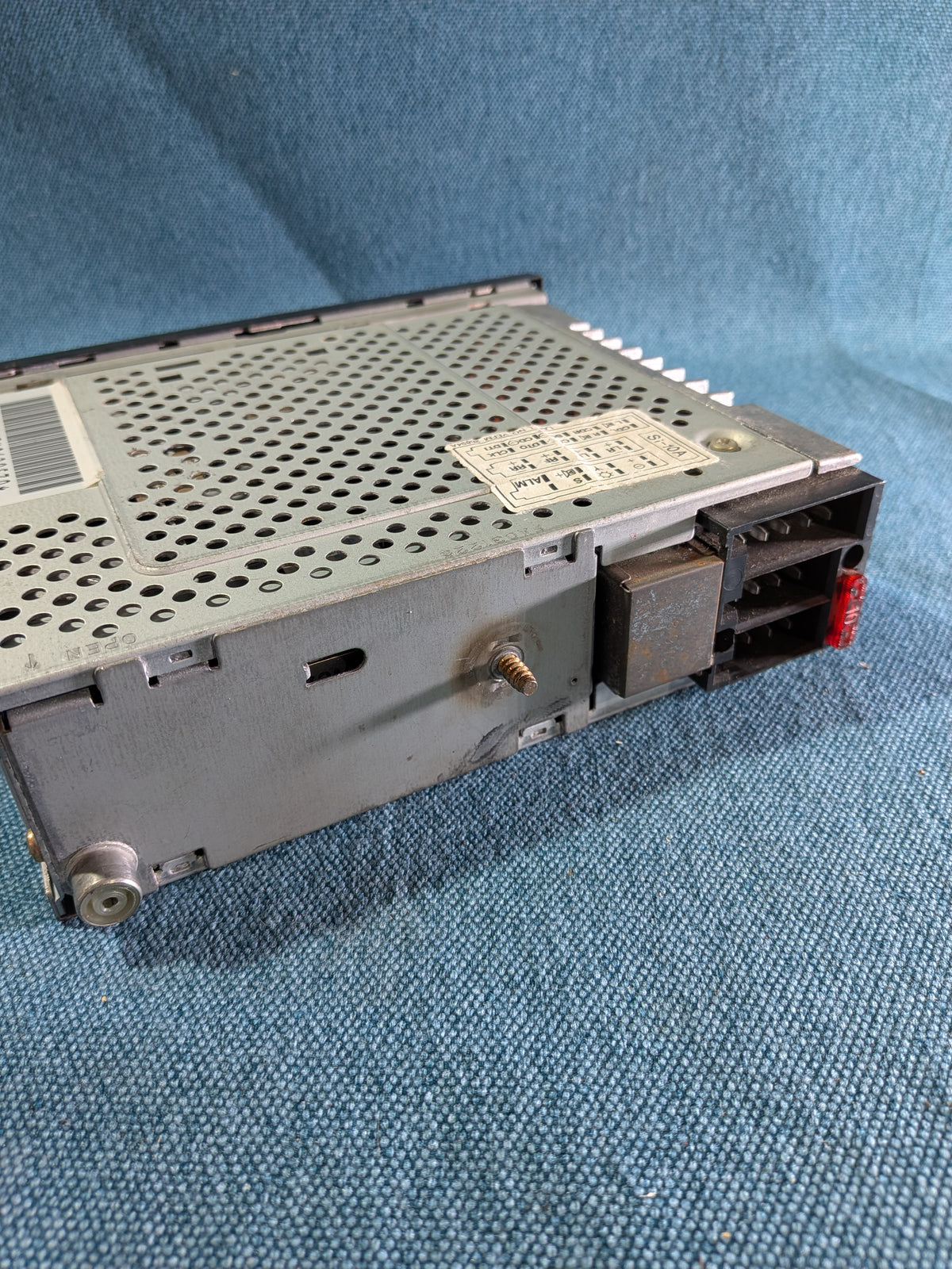 VW Premium Audio Radio Without Code 357035186H Used E11