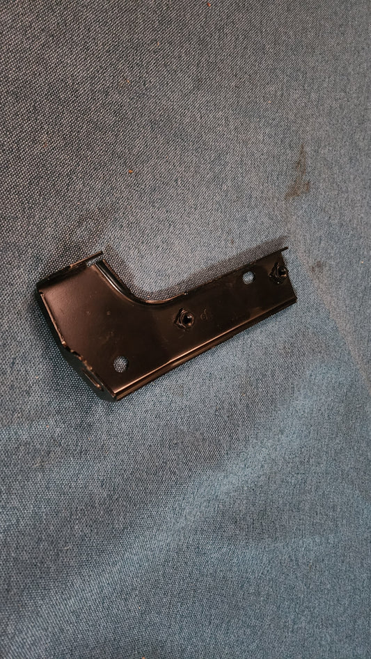 Passat 32B B2 Santan Stoßstangen Halter Links 321807331c Nos A3