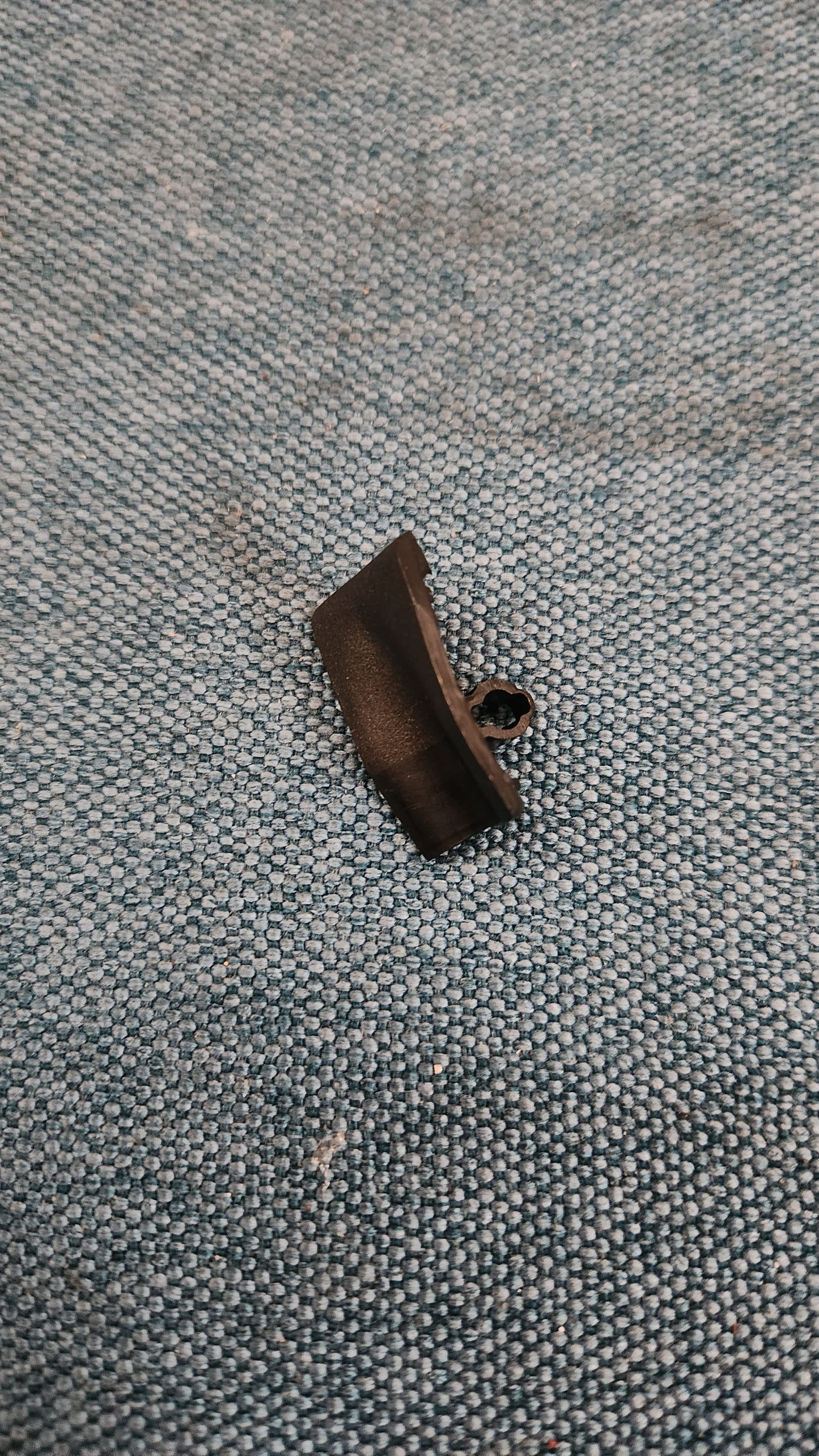 Füllstück Kühlergrill Golf/Jetta2 191853660 Nos I6