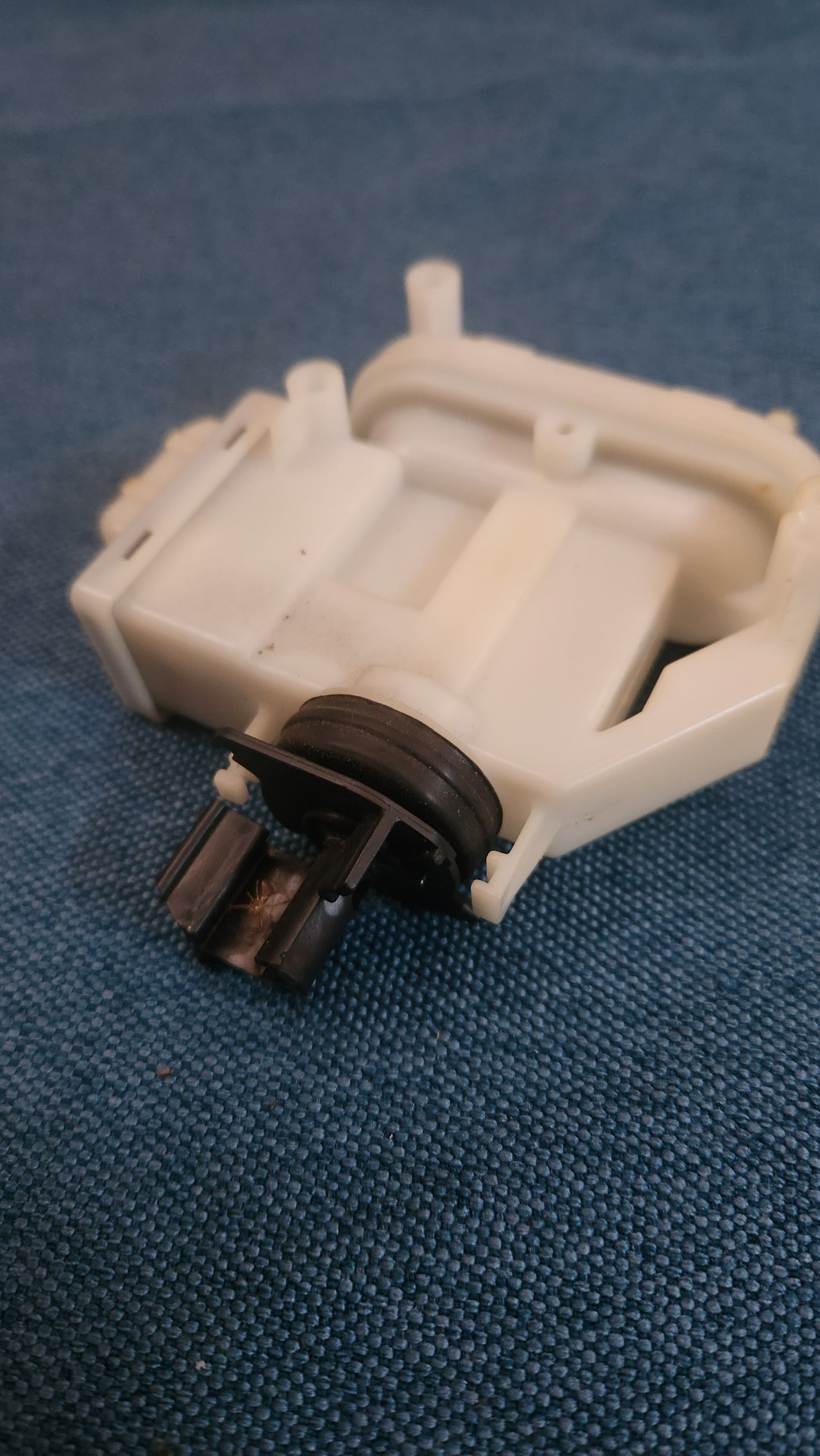 Stellmotor ZV Zentralverriegelung Corrado/Passat 35I B3 357862153 Nos G5