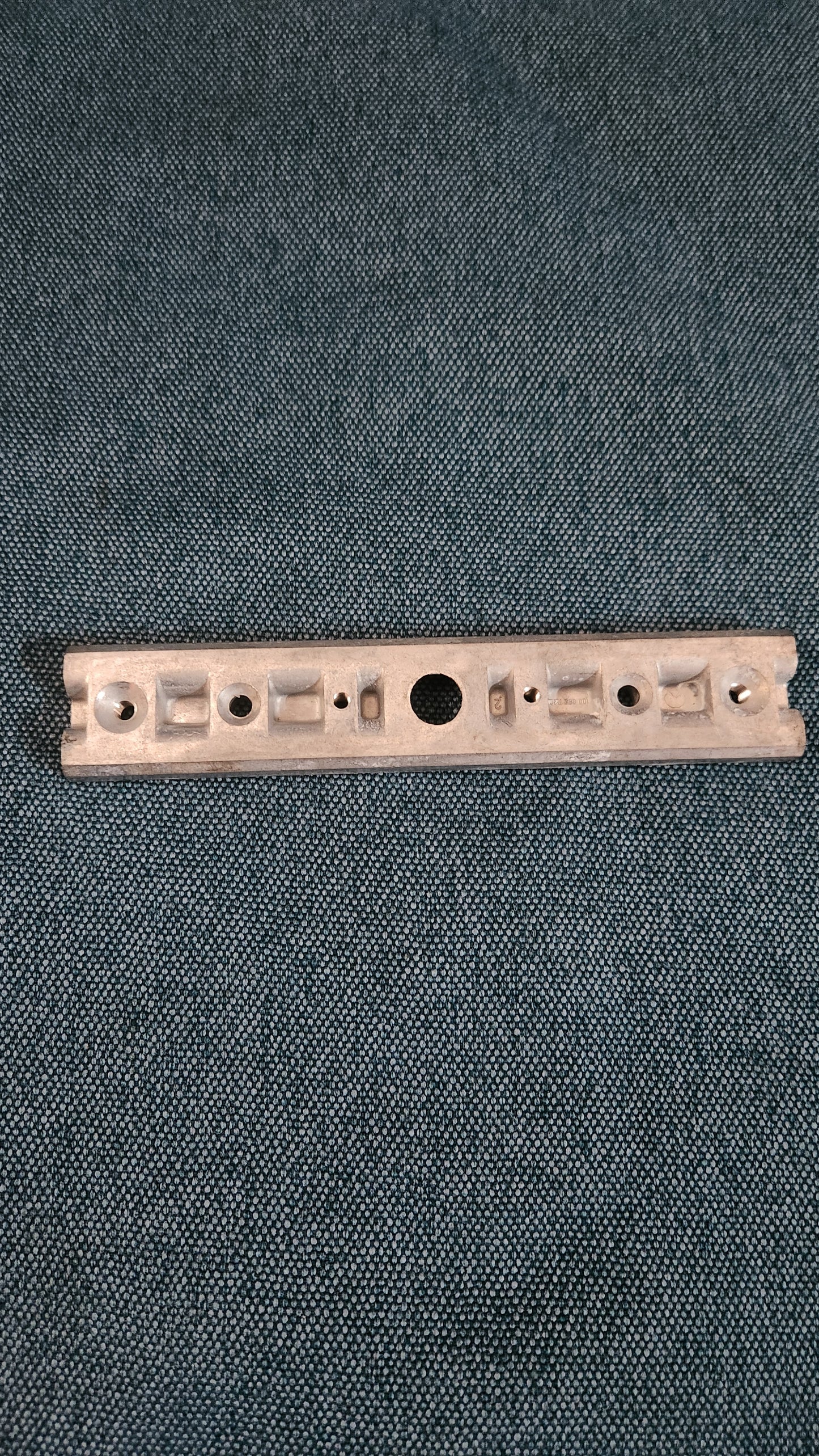 Träger für Schiebedachplatte Audi 100/200/C2/C3 443877375 Nos L7