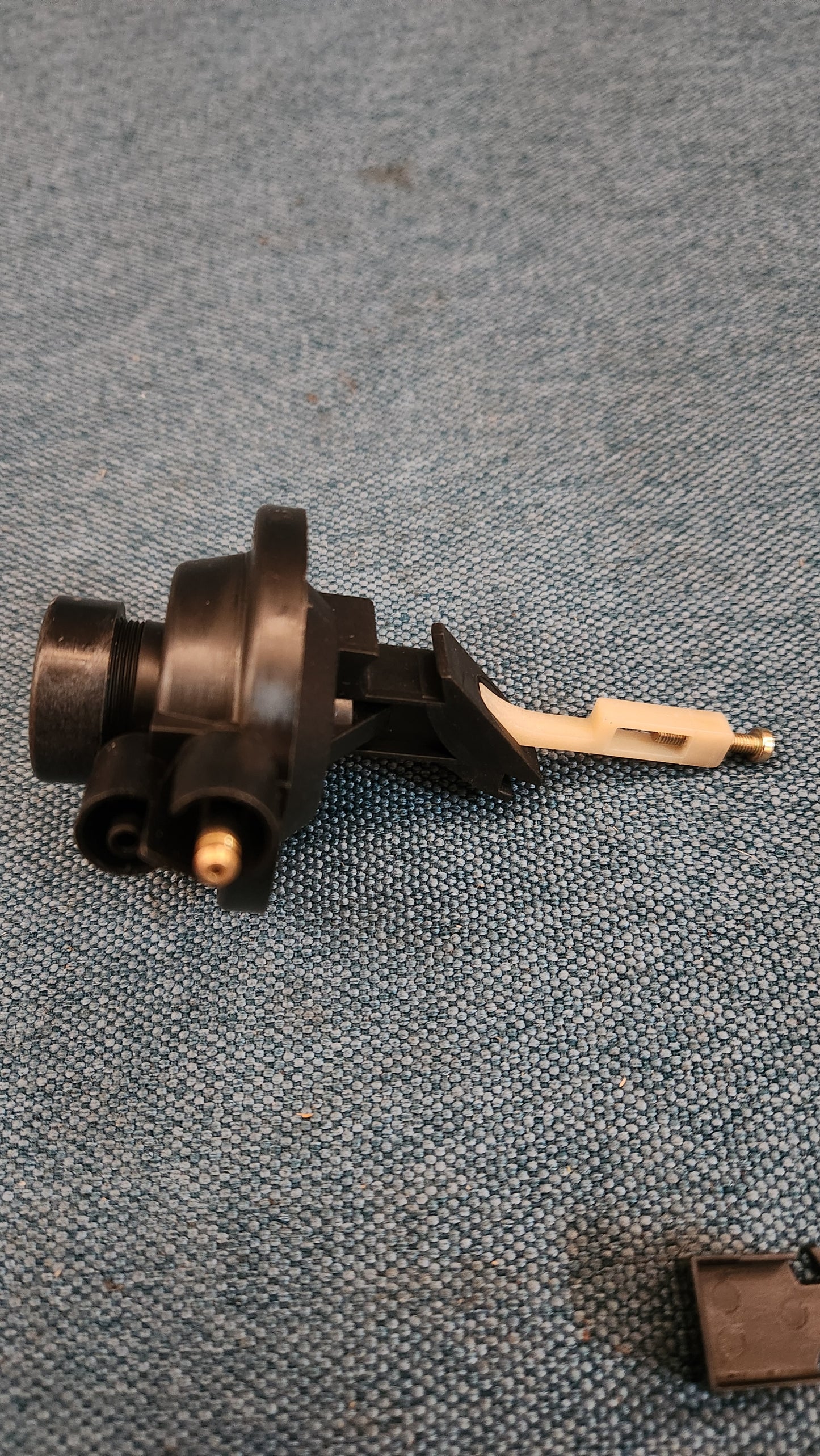 Pulldowndose Vergaser Golf/Jetta1/Caddy14D/Audi80/PassatB1 1B3 2B5 Vergaser 049129220B Nos J9