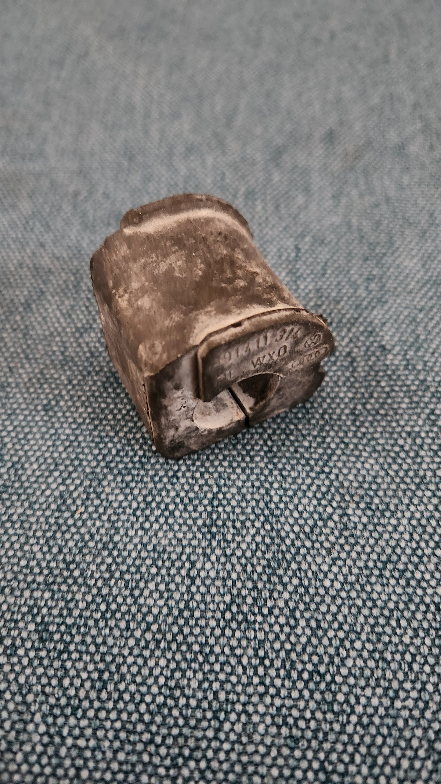 Stabilizer Bushings 19mm Front Golf/Jetta/2 191411314 NOS A10